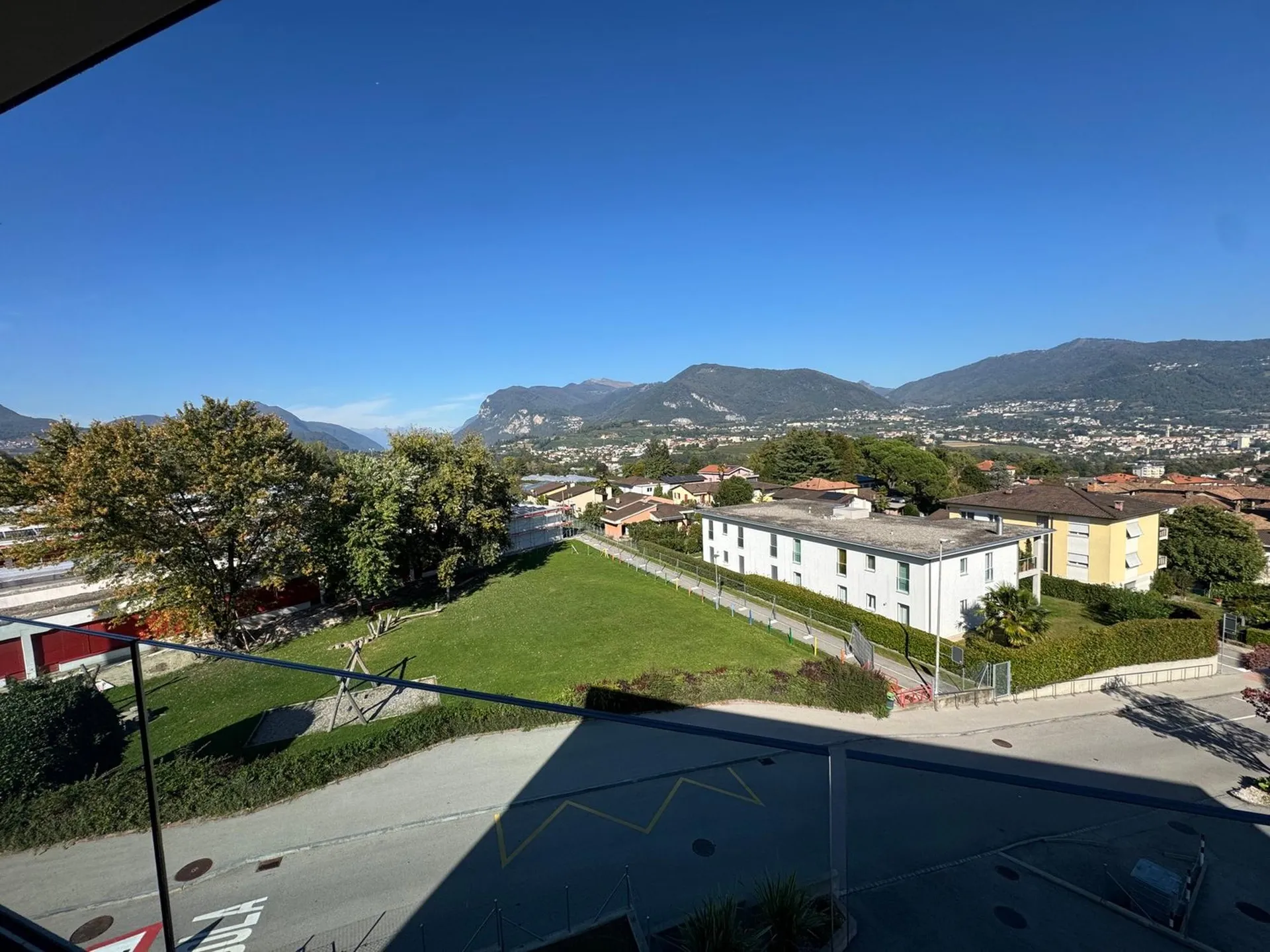 Novazzano – Attico moderno con terrazzi panoramici e finiture di alto standing