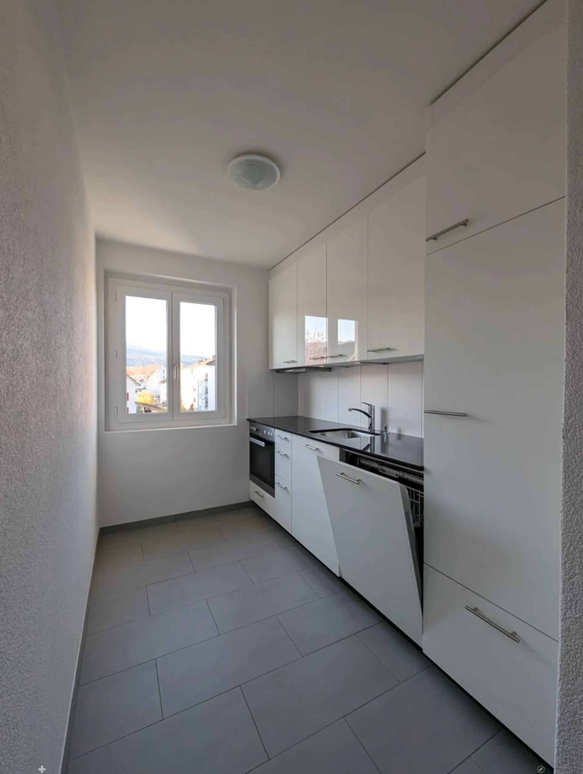 Moderne 3.5-Zimmerwohnung mit Balkon im 2. Stock / Mietzinsaktion