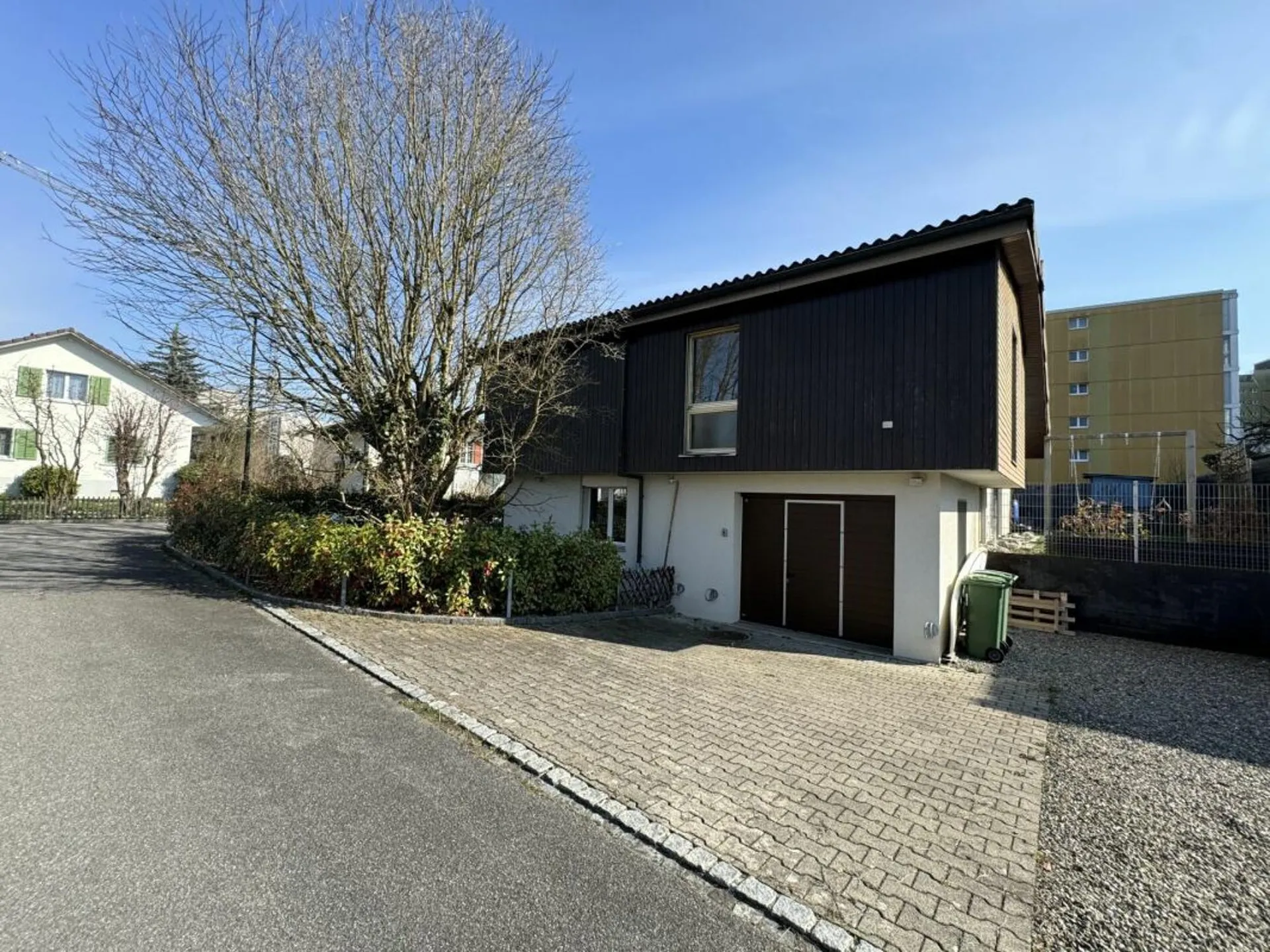 5.5-Zimmer-Einfamilienhaus in ruhigem, sonnigem und familienfreundlichem Quartier