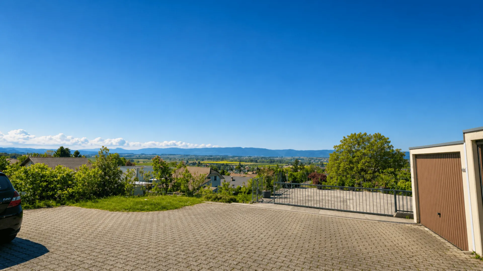 VUE DOMINANTE, CALME AVEC PISCINE