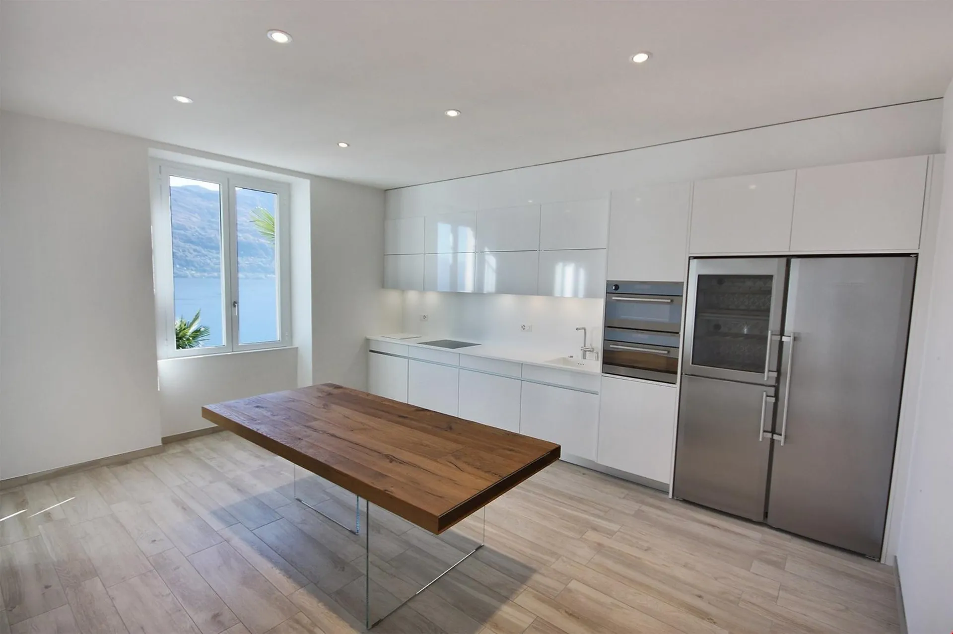 Moderne Wohnung mit Seesicht - moderno con vista lago