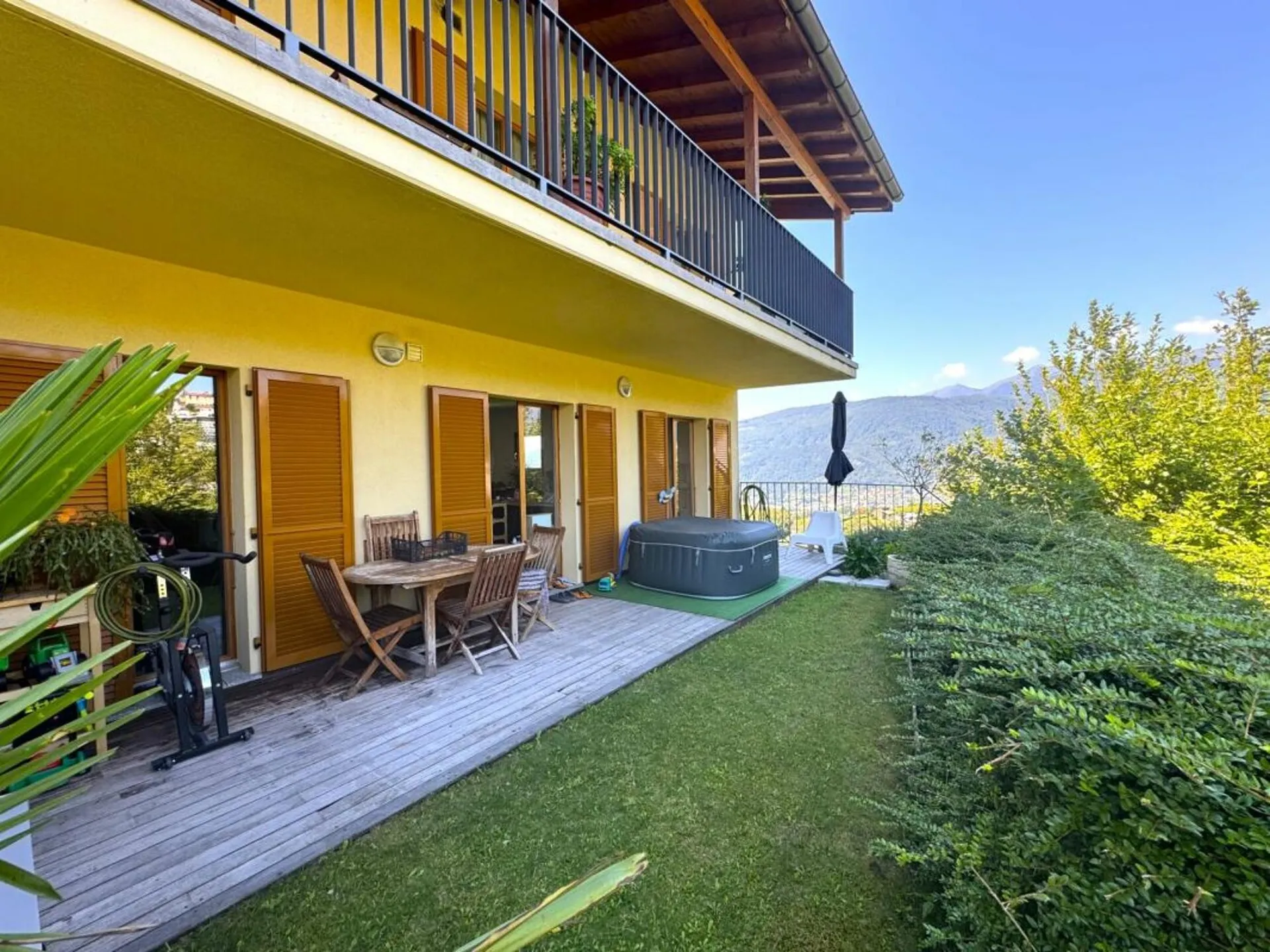 Bellissimo 5,5 locali con terrazza e giardino privato