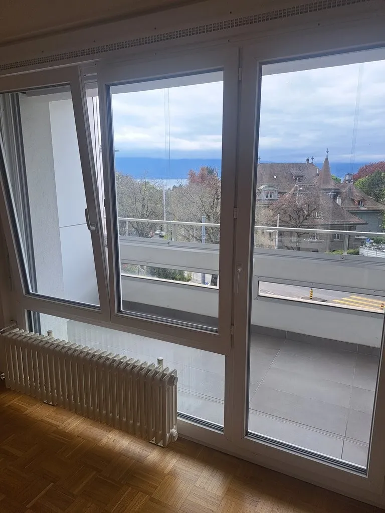 Studio moderne à 10 min en bus de la gare avec balcon veranda