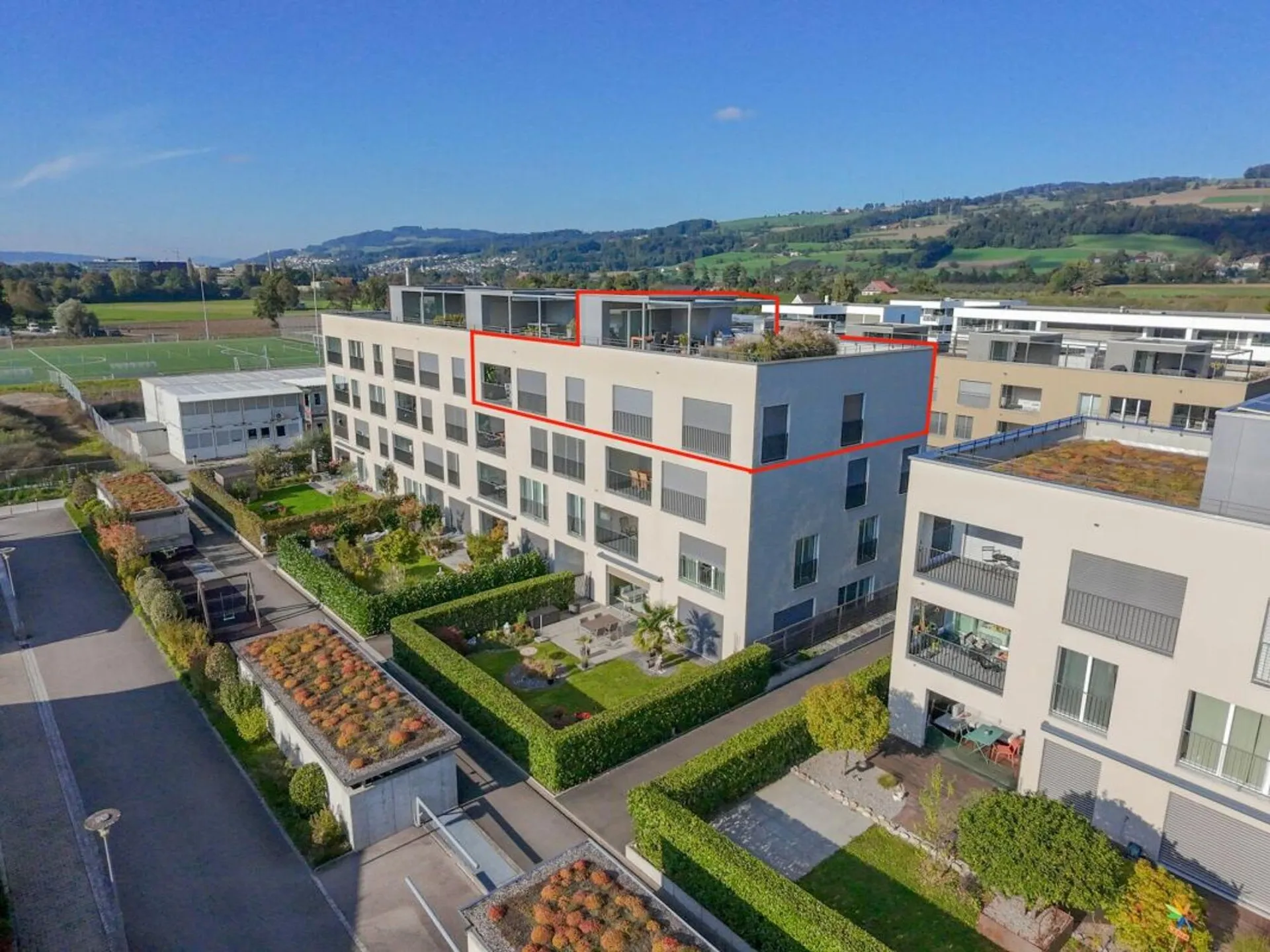 Einzigartegi 5 ½-Zemmer-Wohnig met privater Dachterrasse (Verchouf em Bieterverfahre)