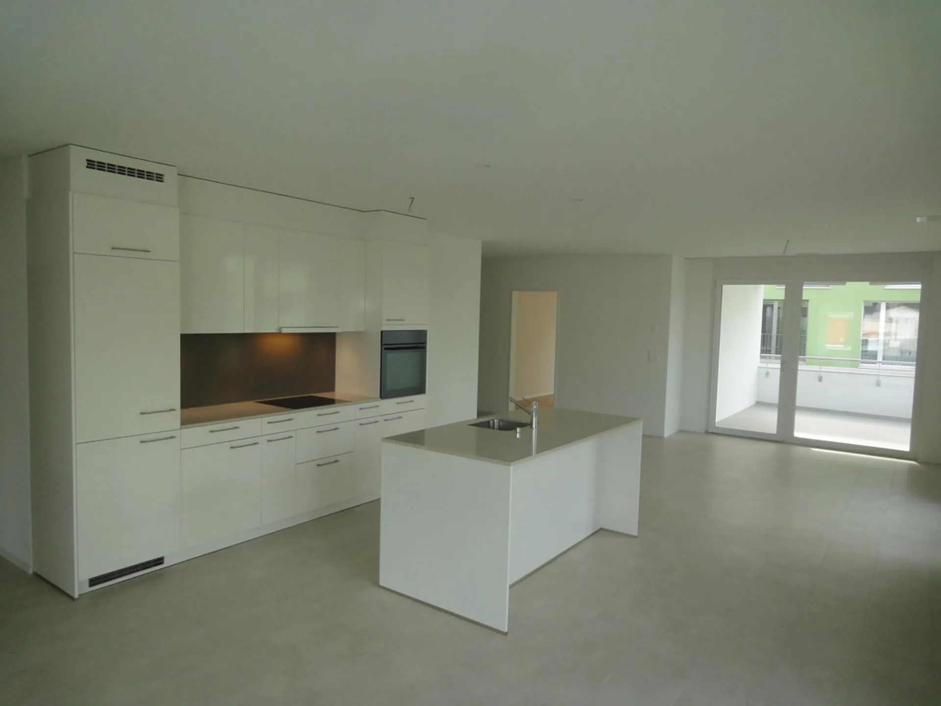 MODERNE WOHNUNG IN RUHIGER LIEGENSCHAFT