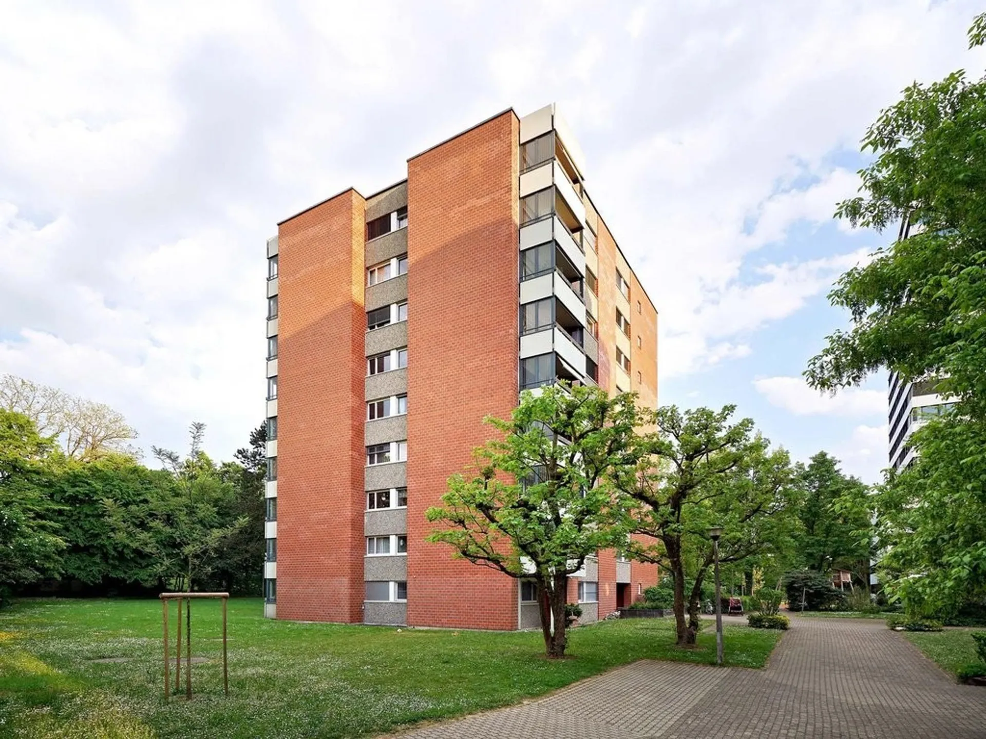 IDEALE SINGLE-WOHNUNG IM HIRZBRUNNENQUARTIER
