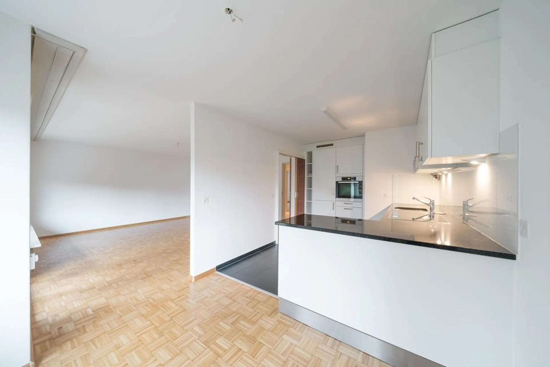 CHARMANTE 3.5 ZIMMER-WOHNUNG IN REINACH BL