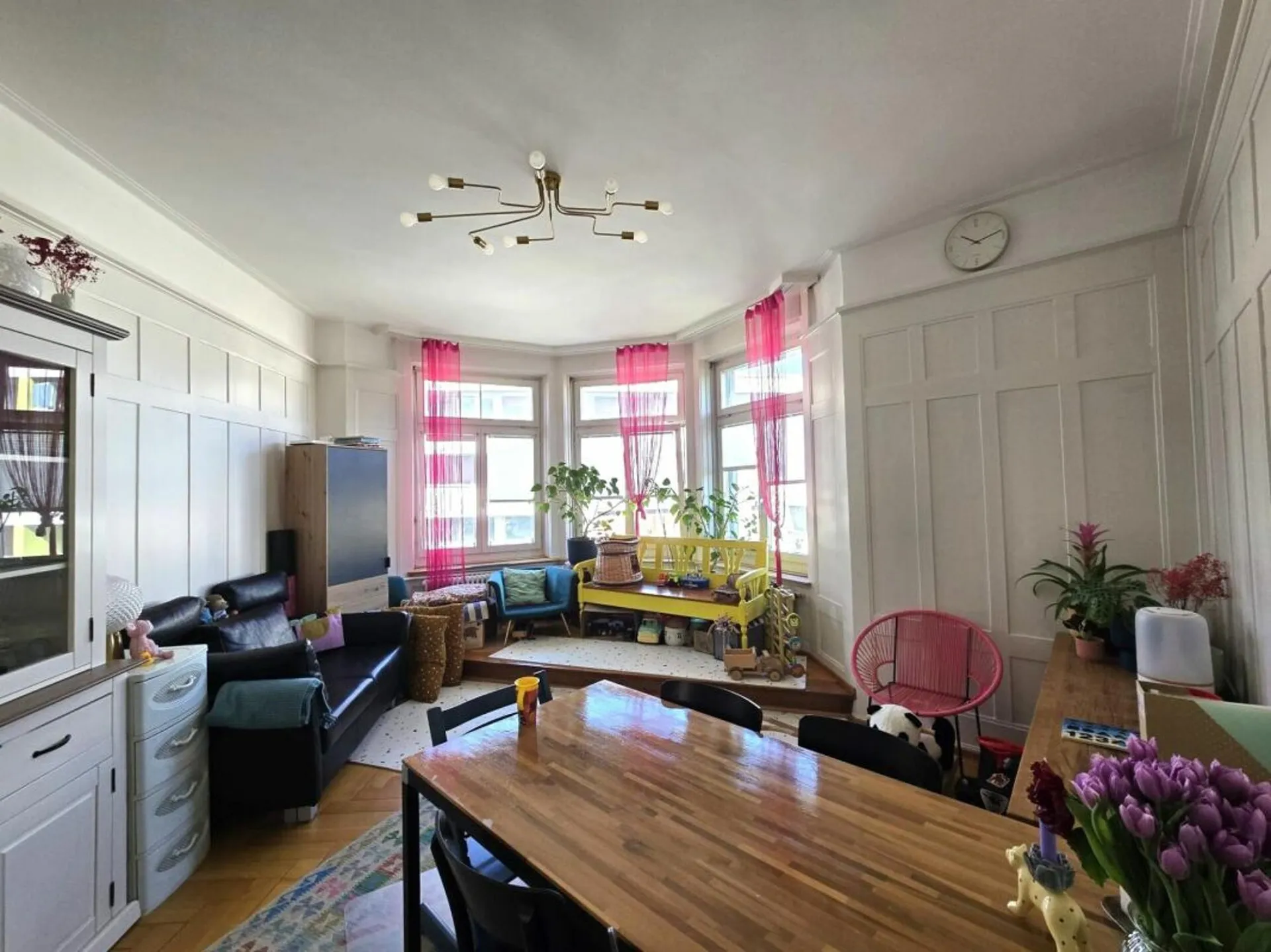 Viel Platz und Charme im 1. OG - 5-Zimmer-Altbauwohnung in St. Fiden