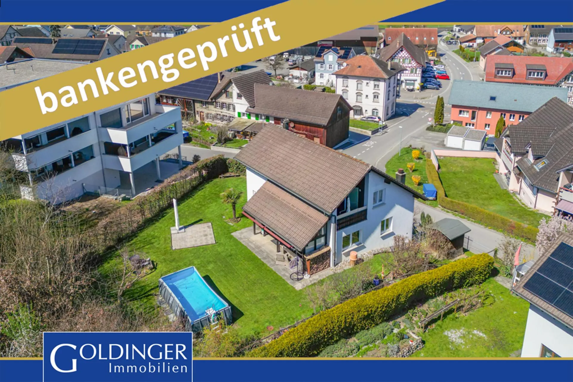 Familienglück mit gemütlichem Garten