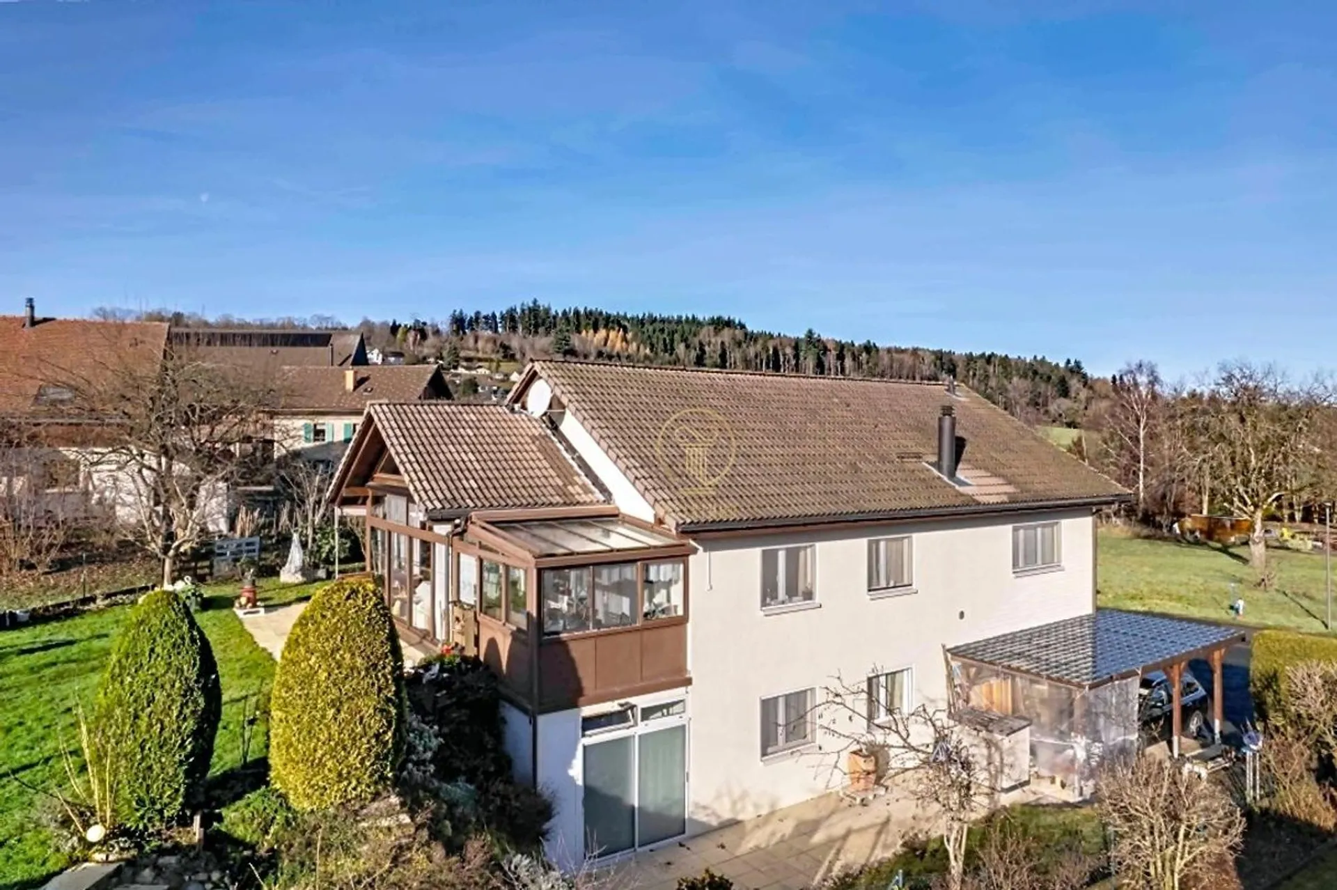 A VUCHERENS, belle maison individuelle lumineuse sur 2 niveaux, avec 5 chambres