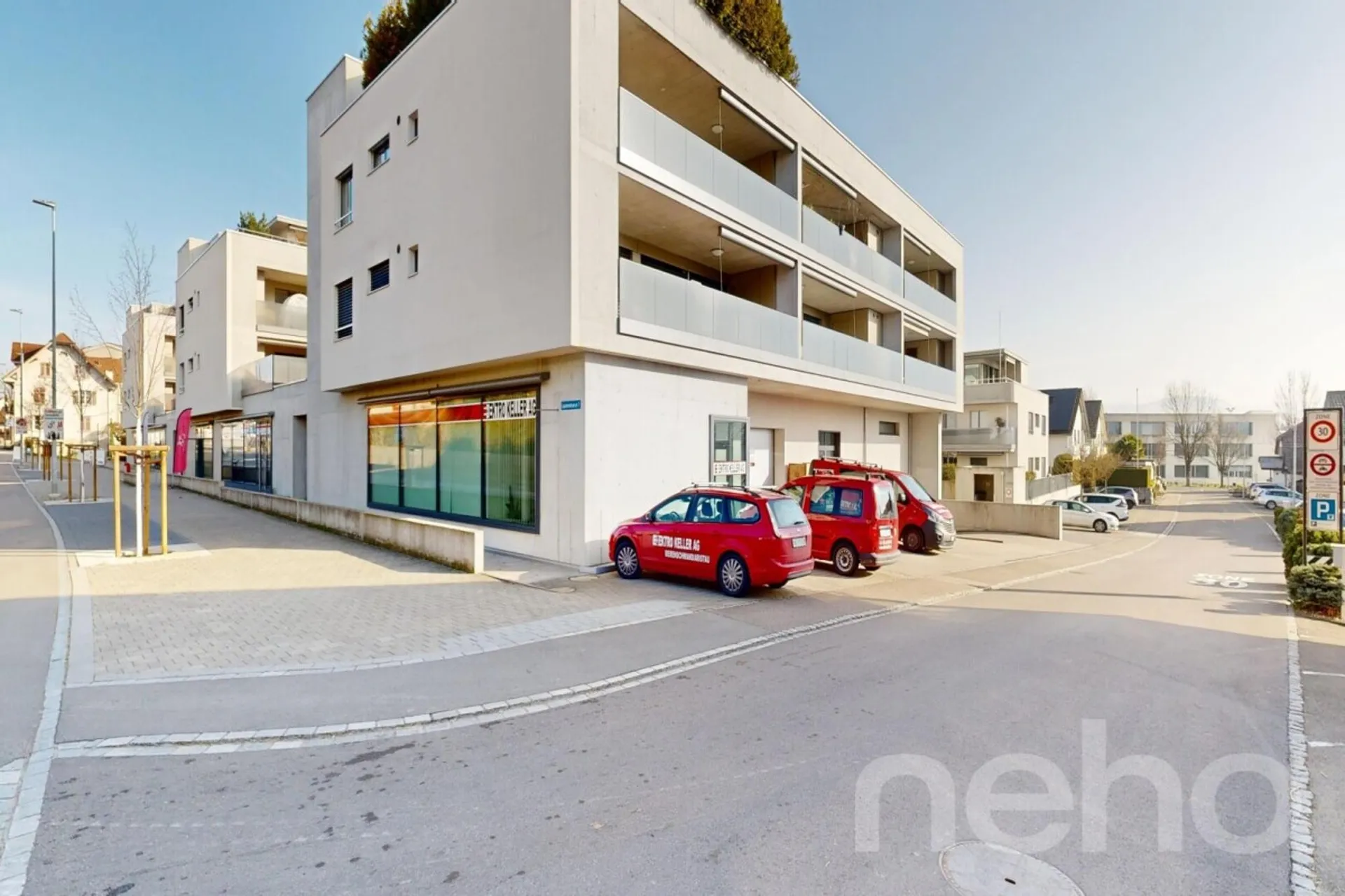 Moderne 3.5-Zi.-Wohnung mit grossem Balkon und Option auf 2. Parkplatz