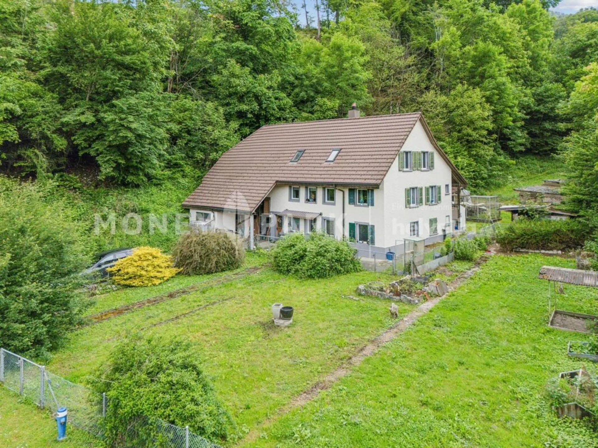 Charmantes 6-Zimmer-Einfamilienhaus in idyllischer Landwirtschaftszone