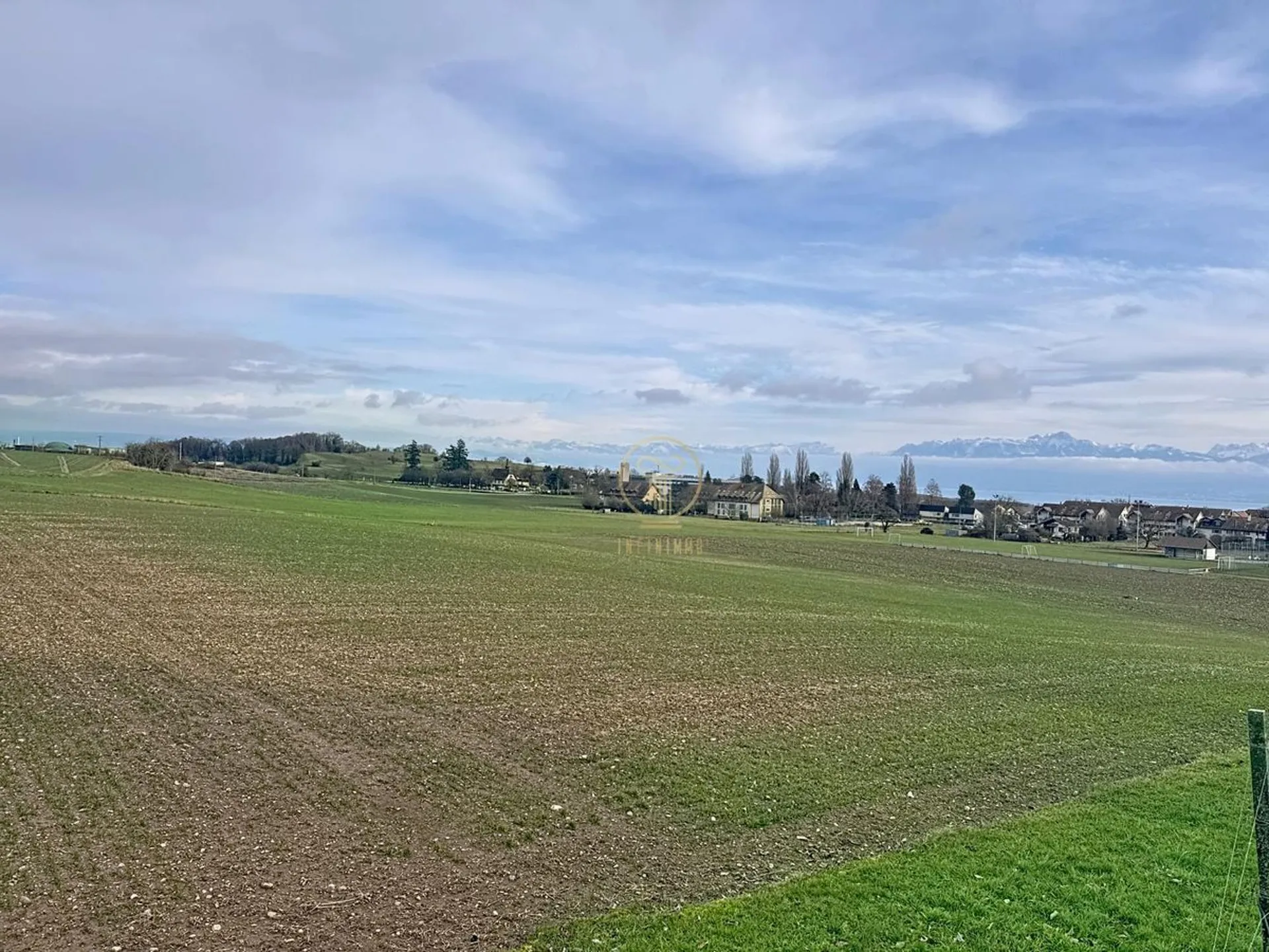 LAVIGNY - Belle maison mitoyenne avec vue sur le Lac