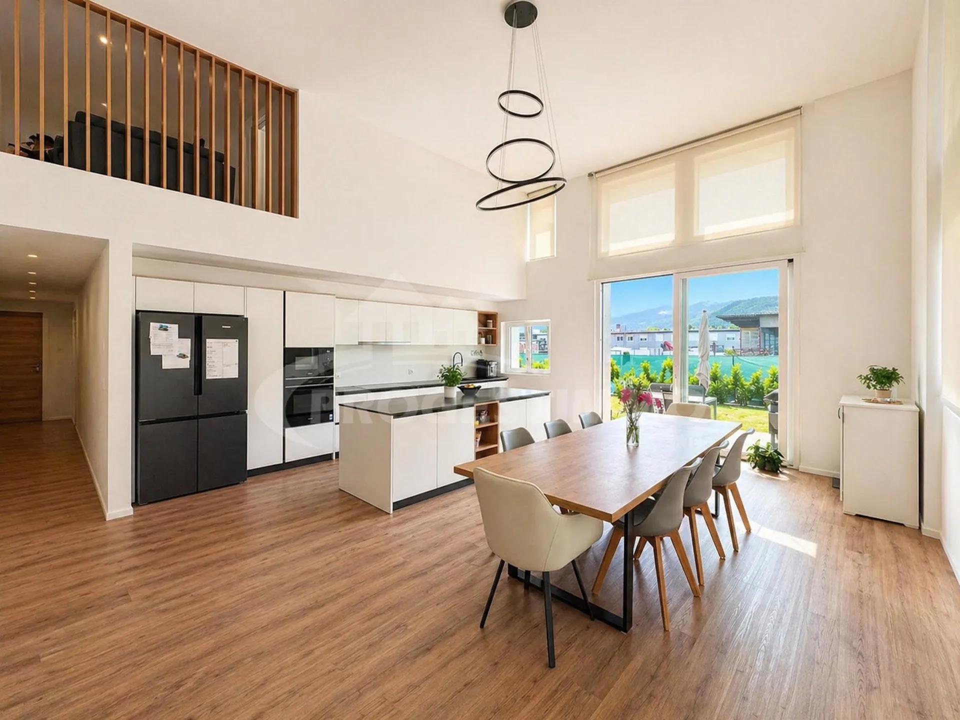 SUPERBE DUPLEX 6.5 PIÈCES AVEC ANNEXE INDÉPENDANTE DE 40 M²