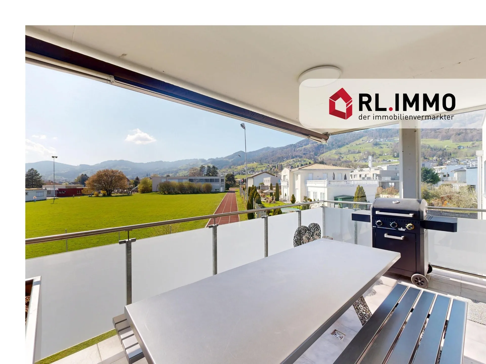 Grosszügige 4.5-Zimmer-Wohnung  mit Balkon an ruhiger Lage