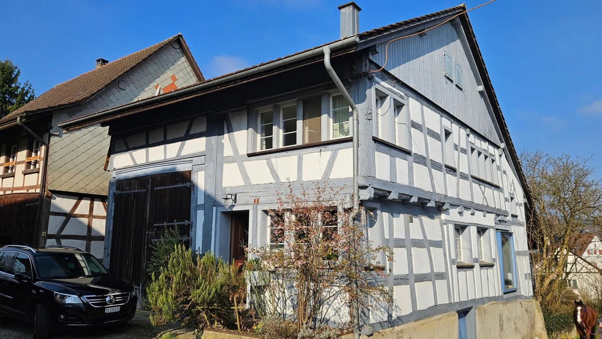 Einzigartiges Bijou mit Atelier an ruhiger Lage