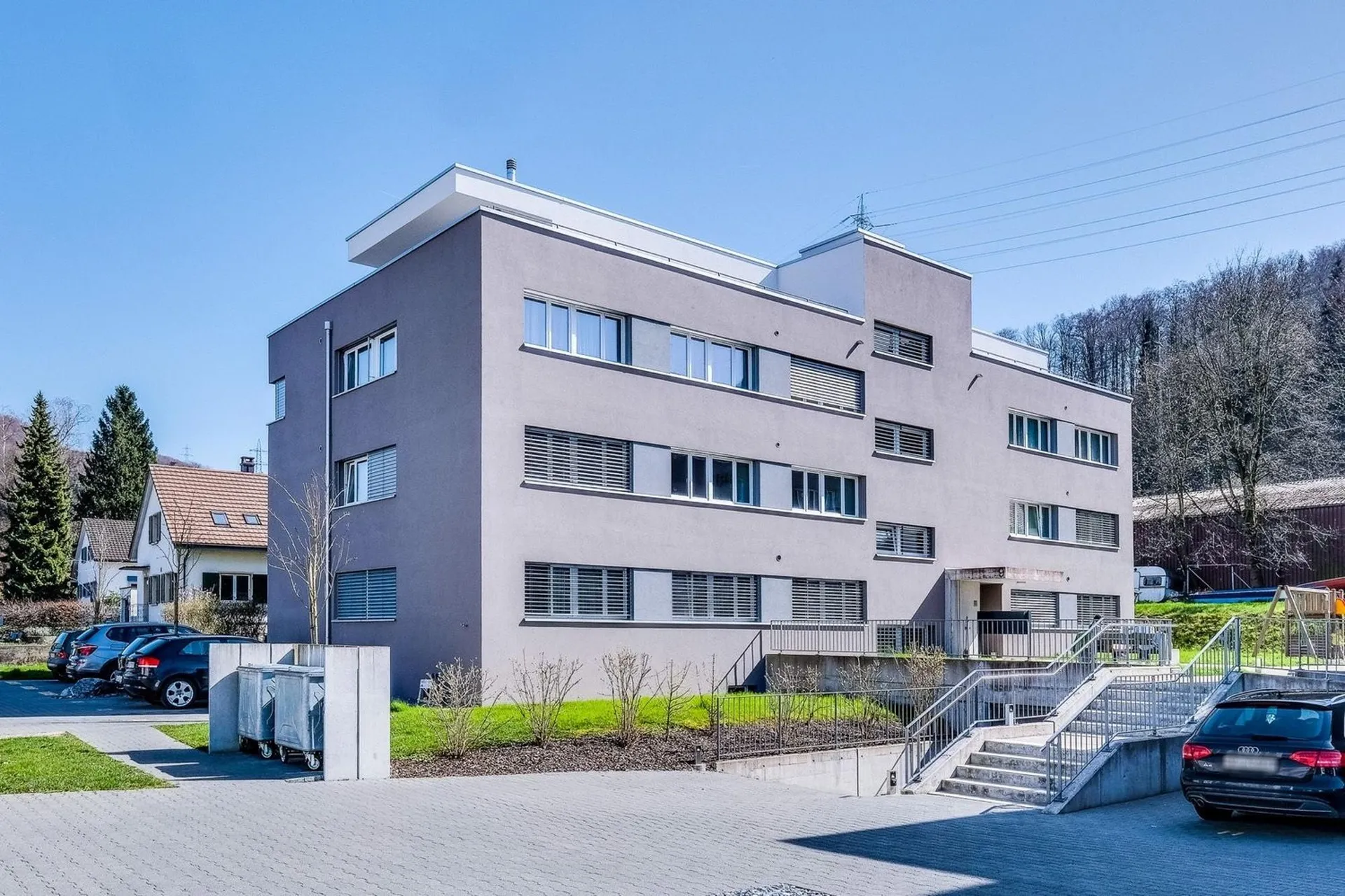 Geräumige 4.5-Zimmer-Attikawohnung auf dem Land