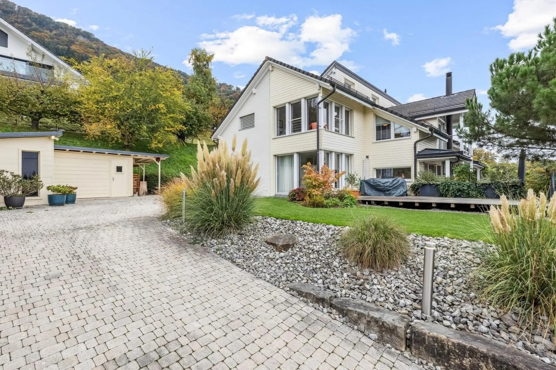 Villa d'architecte 300 m² à Blonay - cadre d'exception et potentiel locatif selon vos envies