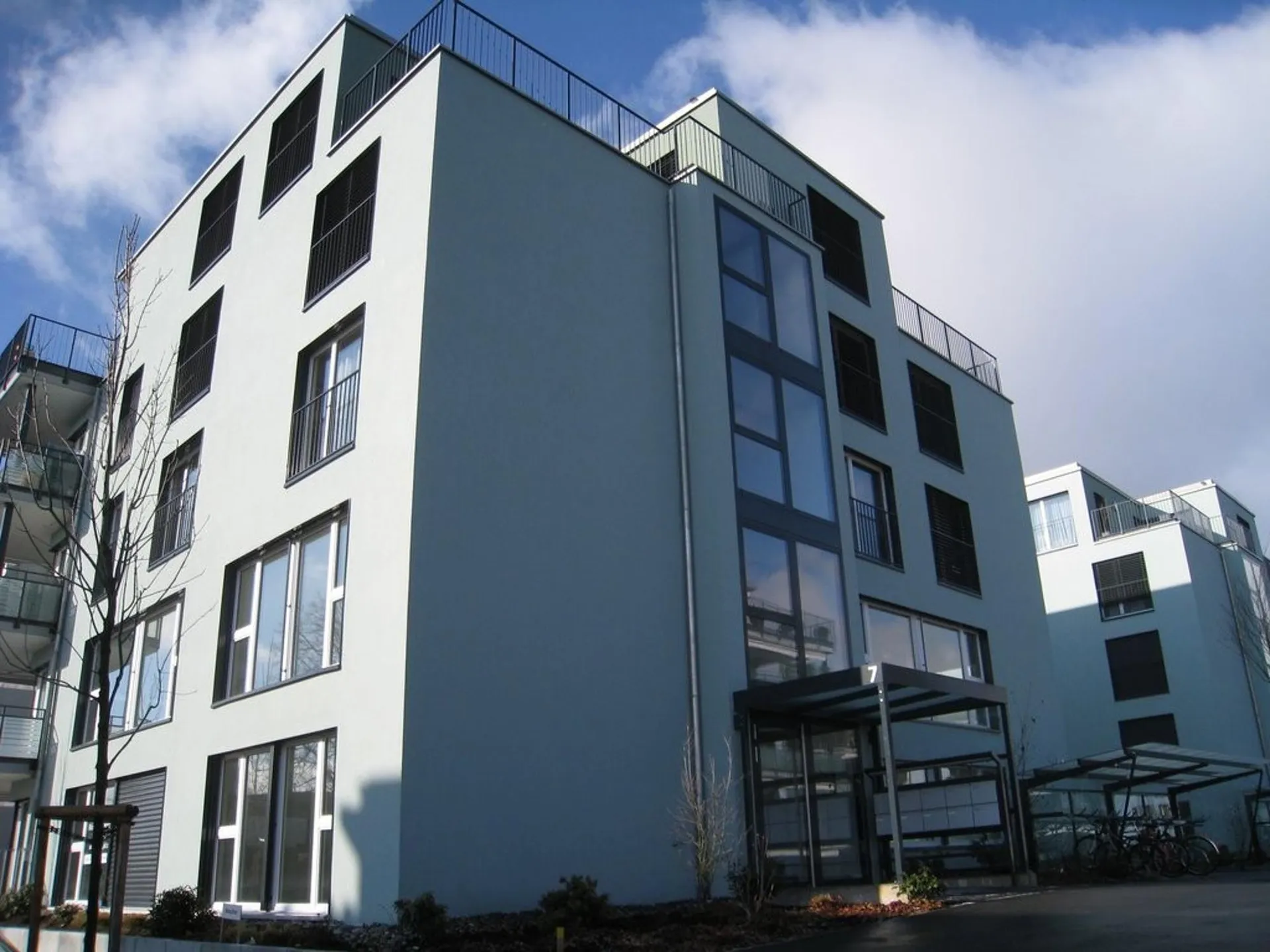 Moderne 3.5-Zimmerwohnung in Nänikon zu vermieten