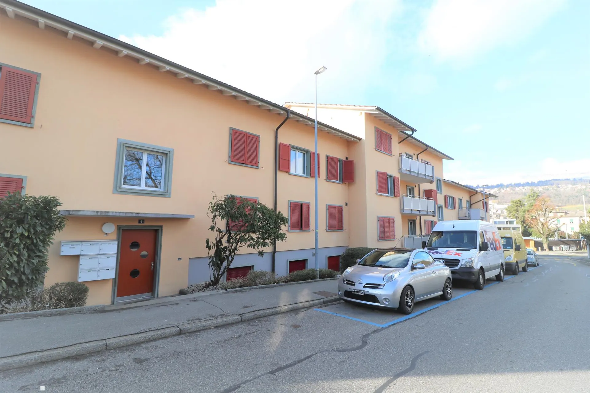 Grosszügige Wohnung mit toller Essecke und Balkon.