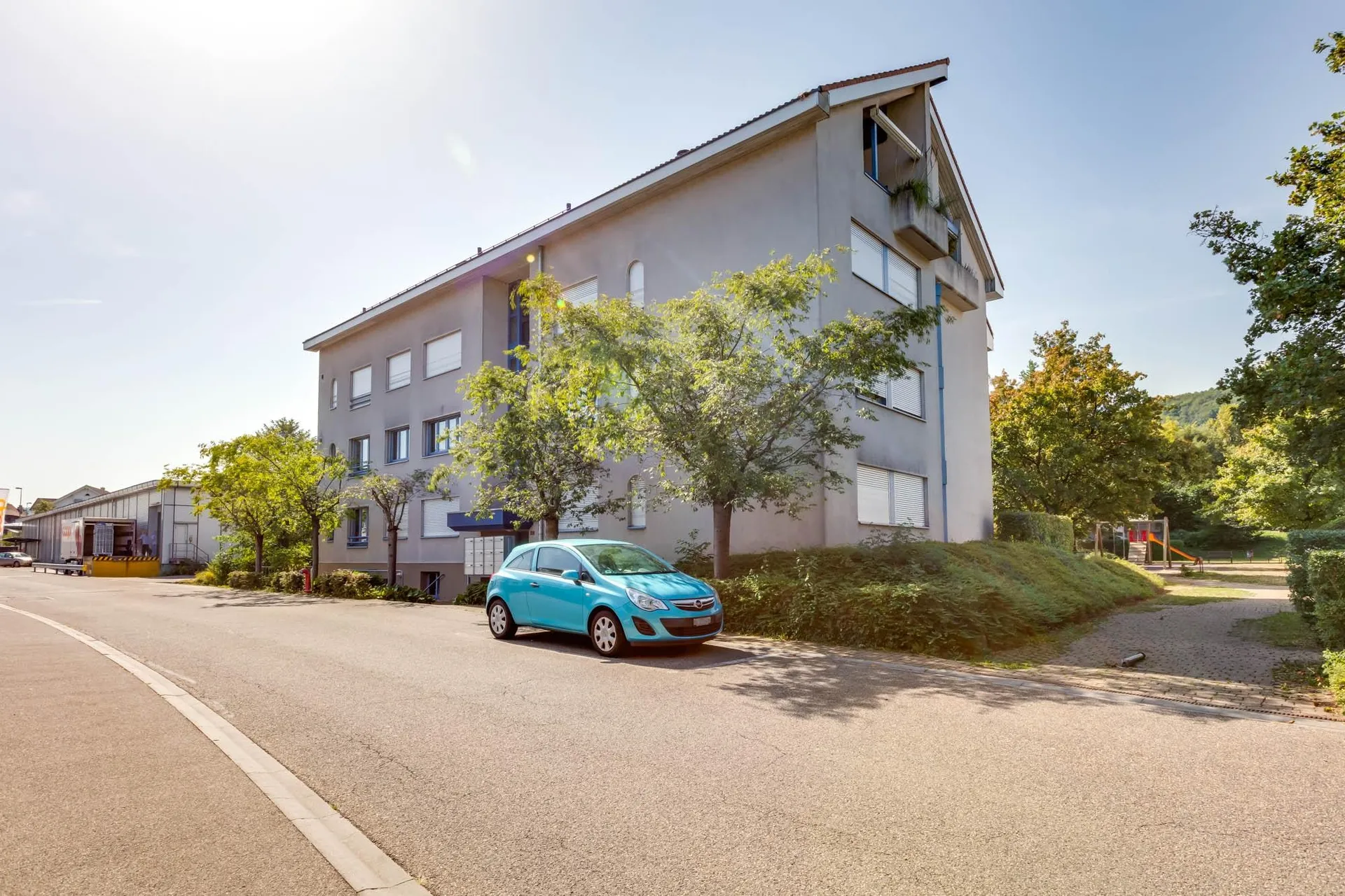 Grosszügige Dachwohnung in grüner Umgebung