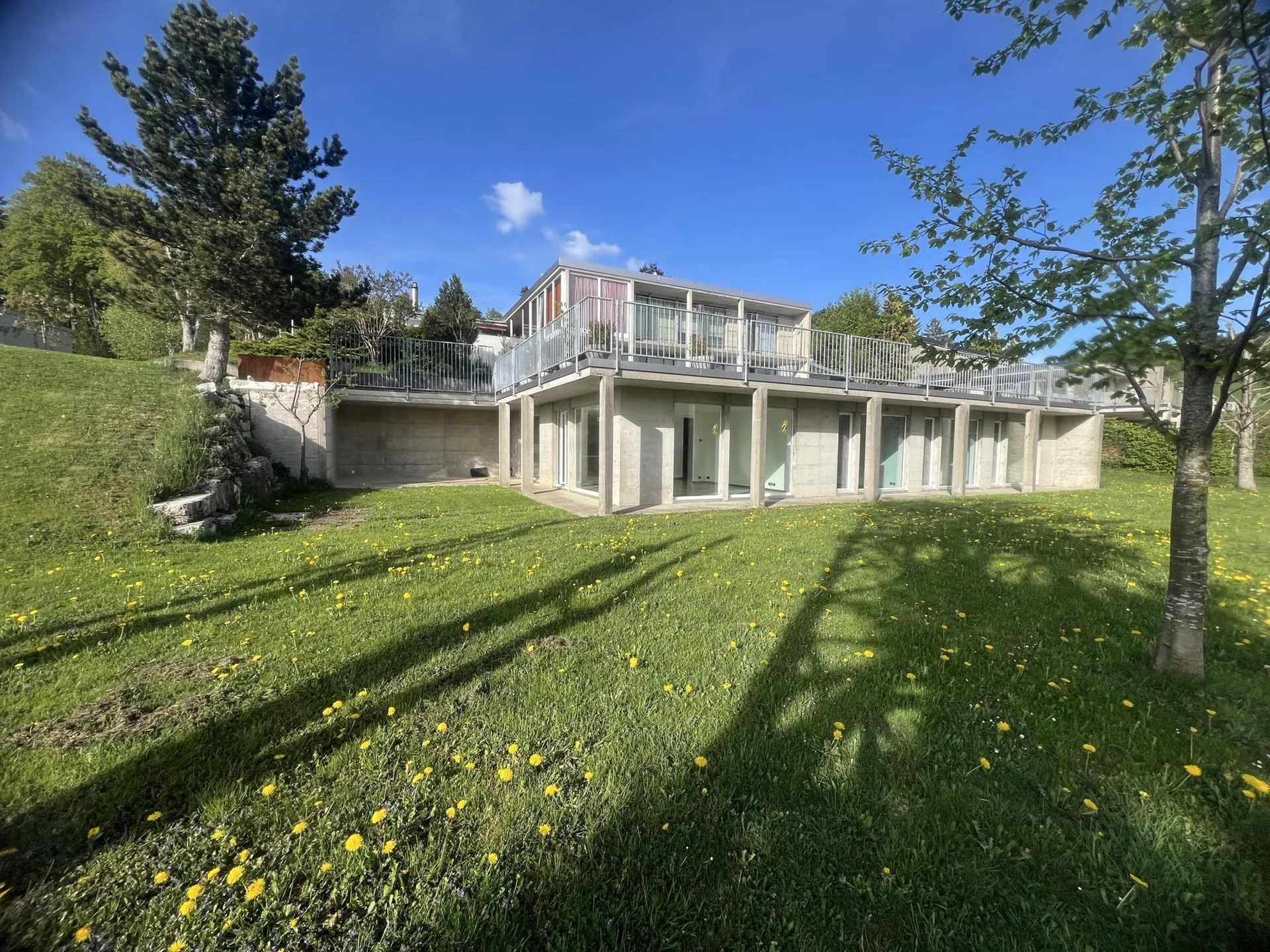 Magnifique villa-terrasse avec grand jardin et vue dégagée