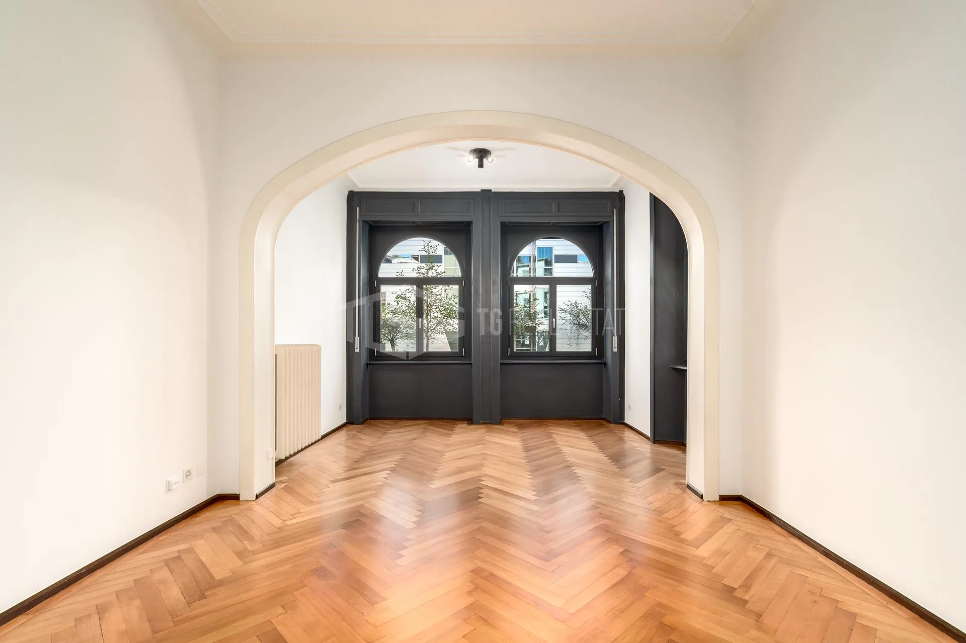 ELEGANTE 4.5 LOCALI IN PALAZZO D'EPOCA IN CENTRO LUGANO