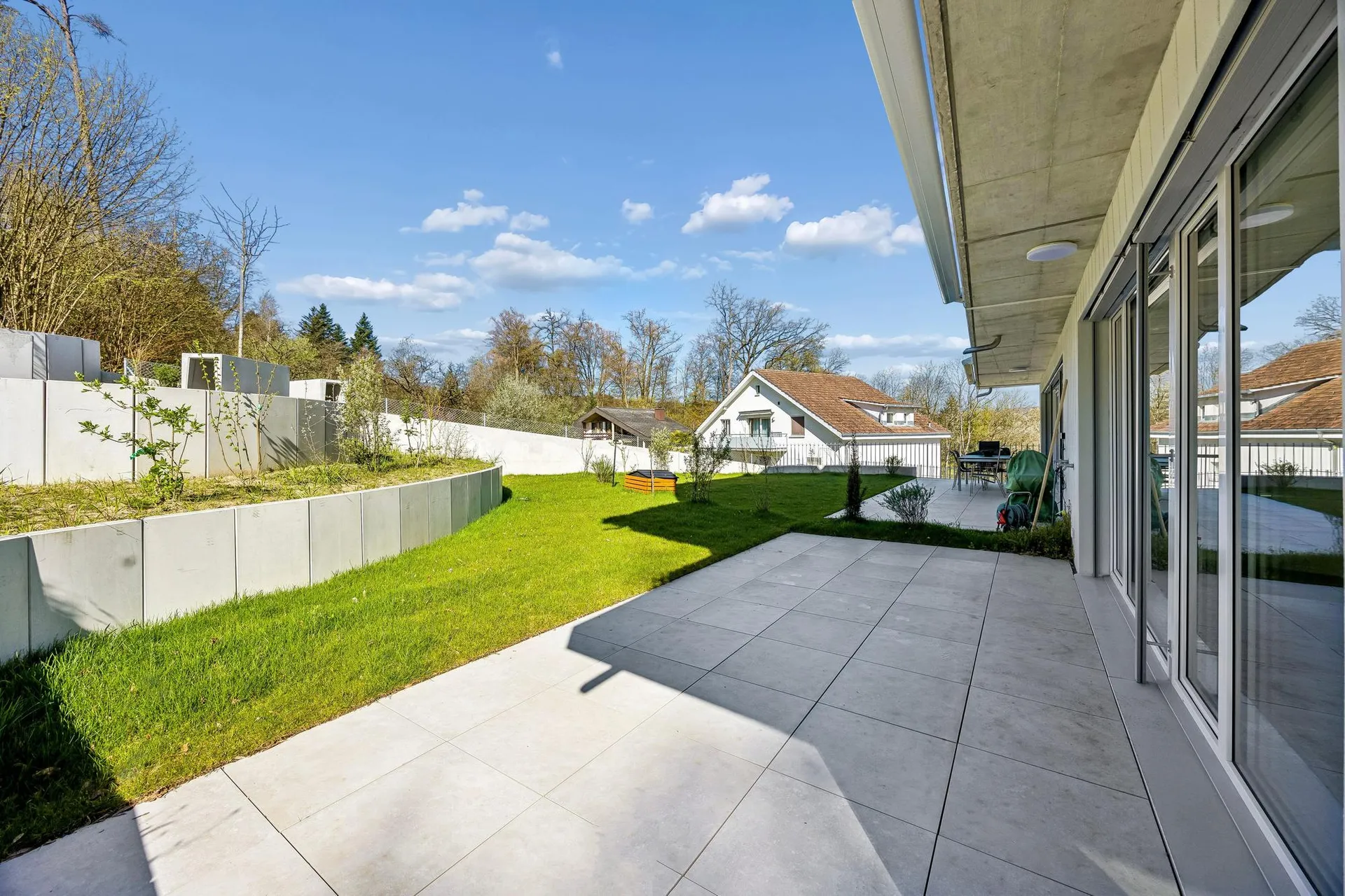 2.5-Zi.-Gartenwohnung mit grosser Terrasse in Neuenhof