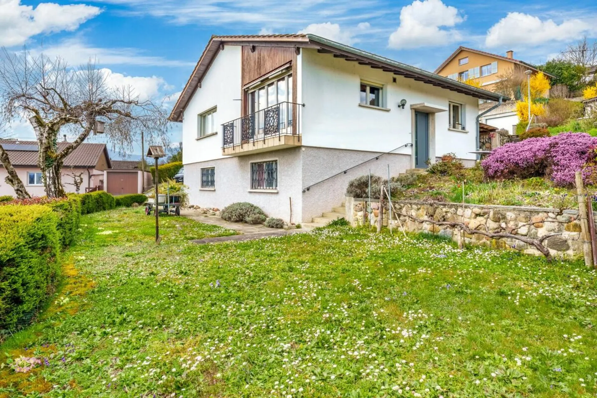 Maison individuelle à rénover avec fort potentiel à 2 minutes d'Yverdon-les-Bains