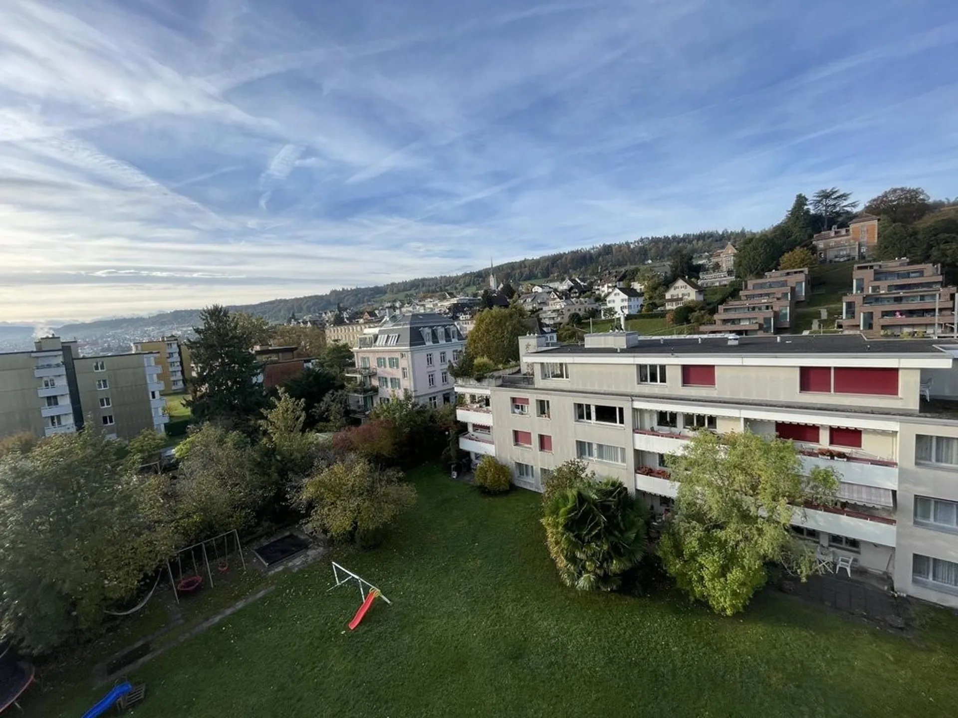 5-Zimmer-Wohnung in Seenähe zu vermieten