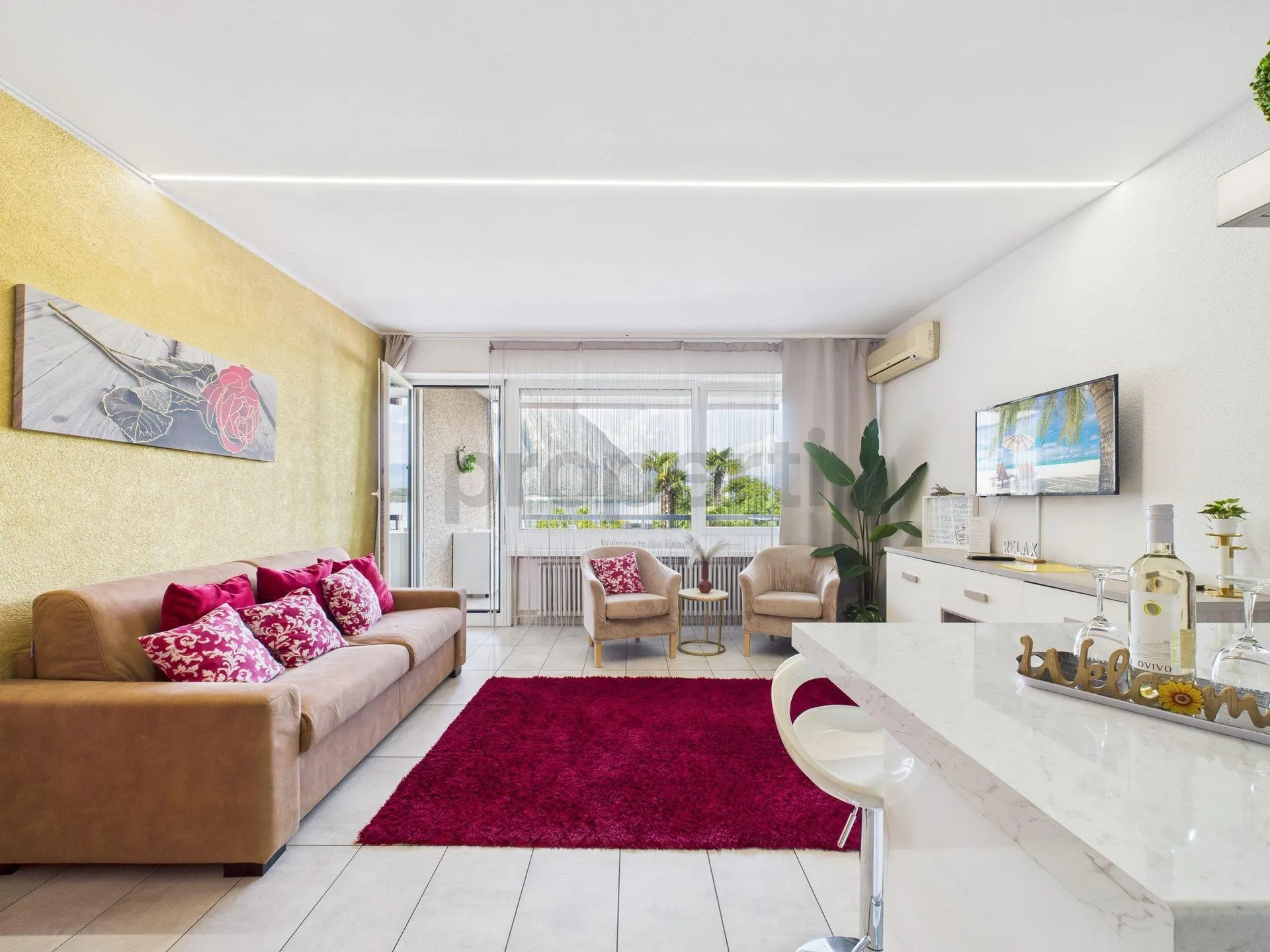 Appartamento 2.5 locali con vista lago e piscina condominiale - ideale come residenza primaria, secondaria o investimento per affitti brevi!