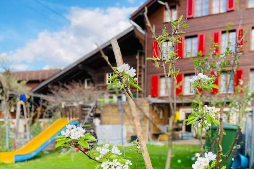 2½ ZI-WOHNUNG IN BÖNIGEN B. INTERLAKEN (BE), MÖBLIERT