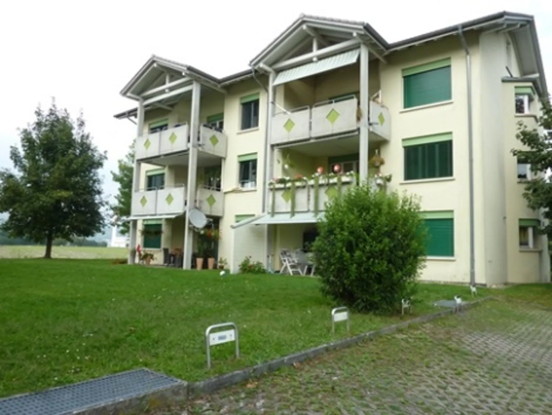 Charmante Dachwohnung sucht Sie