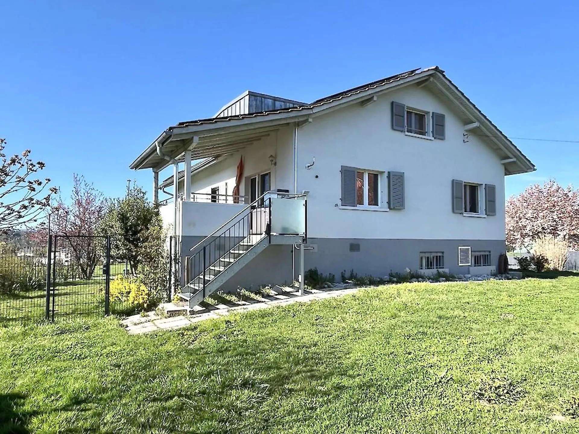 6.5 Zimmer-Haus mit Garten