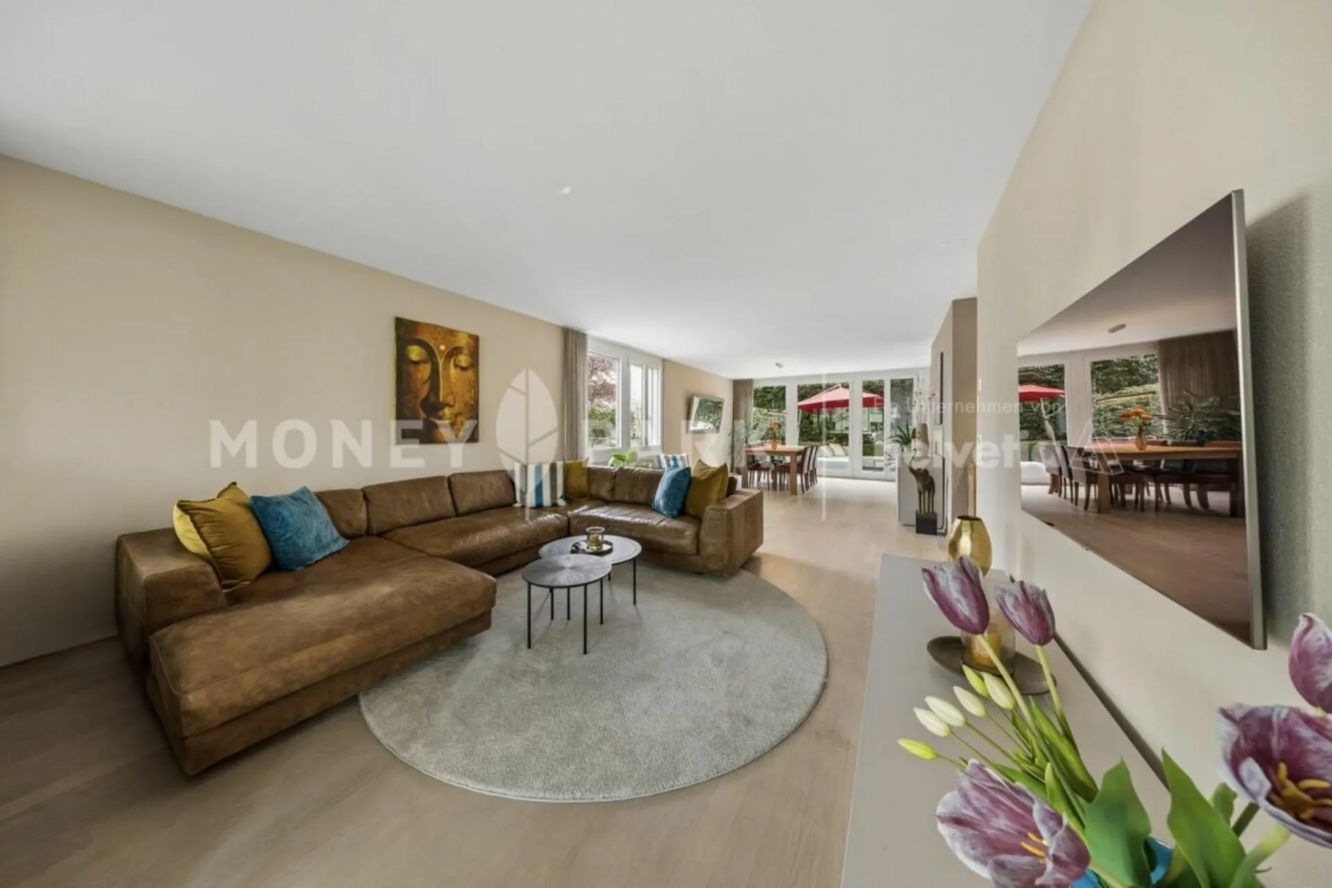 4.5-(5.5) Zimmer-Wohnung mit grossem Garten und viel Privatsphäre
