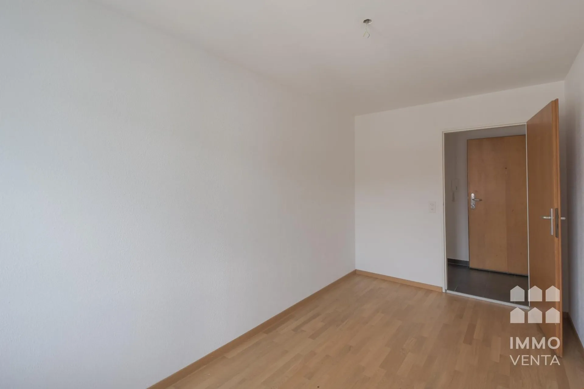 Helle 3.5-Zimmer-Wohnung mit Balkon