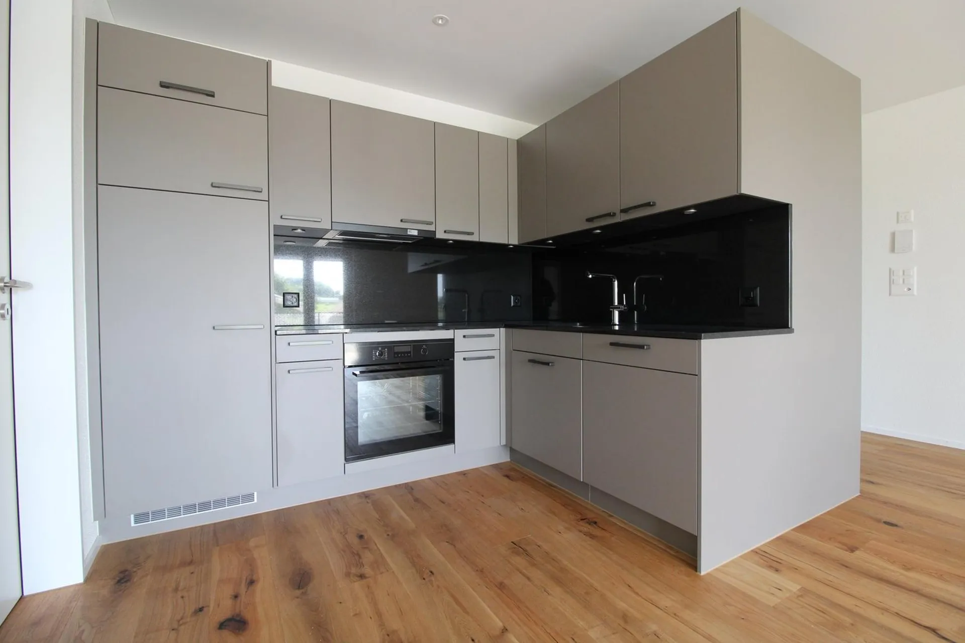 Moderne 2.5-Zimmer-Neubau-Wohnung in Berg TG