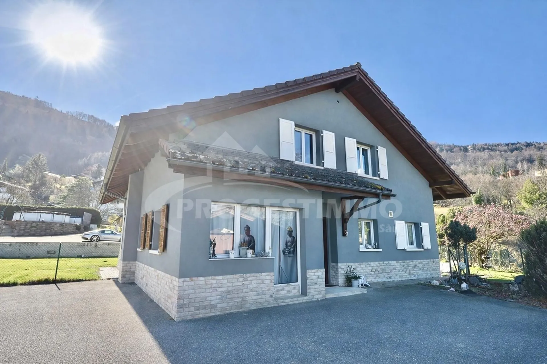 MAISON DE 6.5 PIÈCES ALLIANT CONFORT, ESPACE ET TRANQUILITÉ