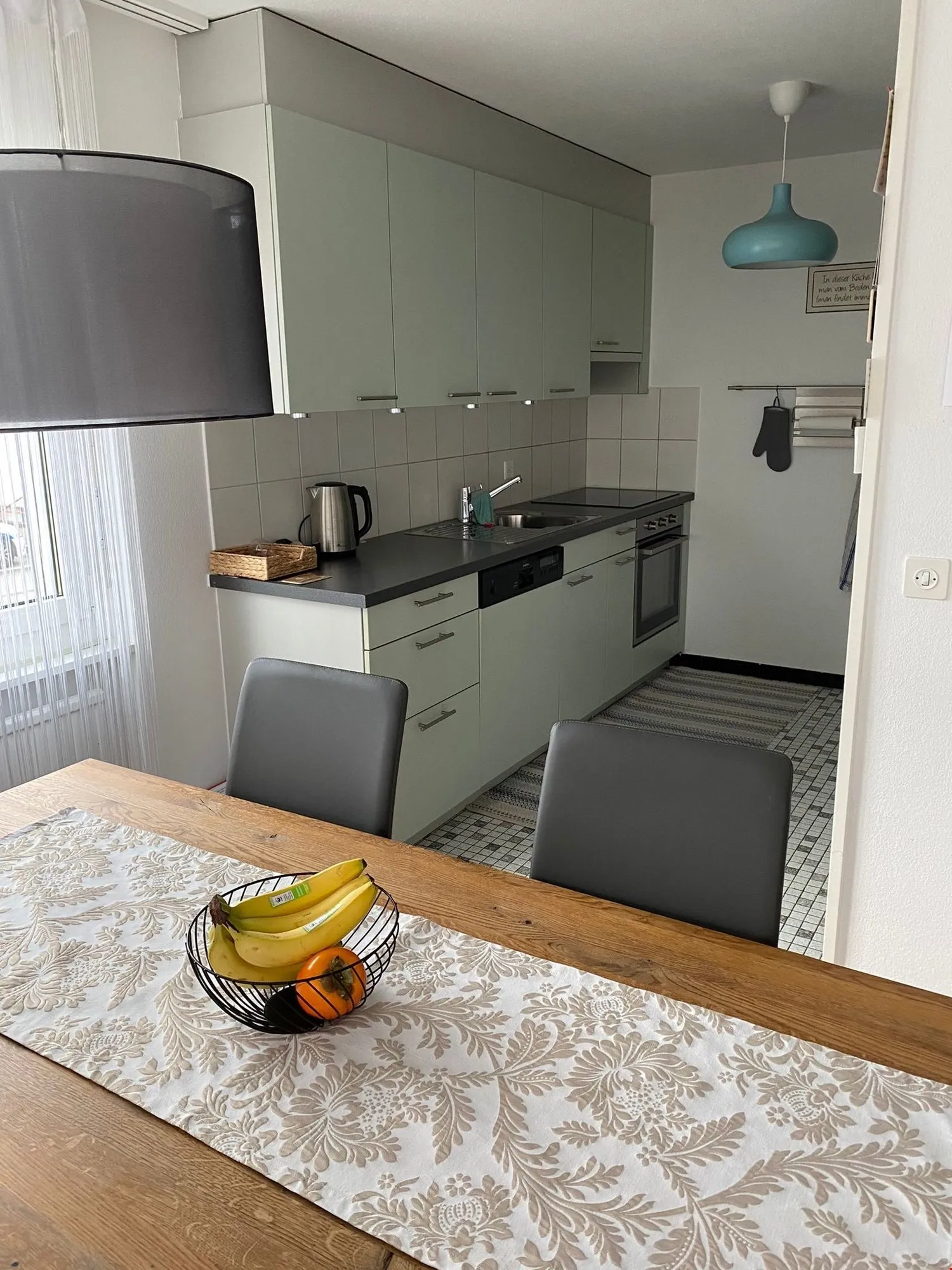 Charmante 4.5-Zimmer-Erdgeschosswohnung mit Balkon in Lyss