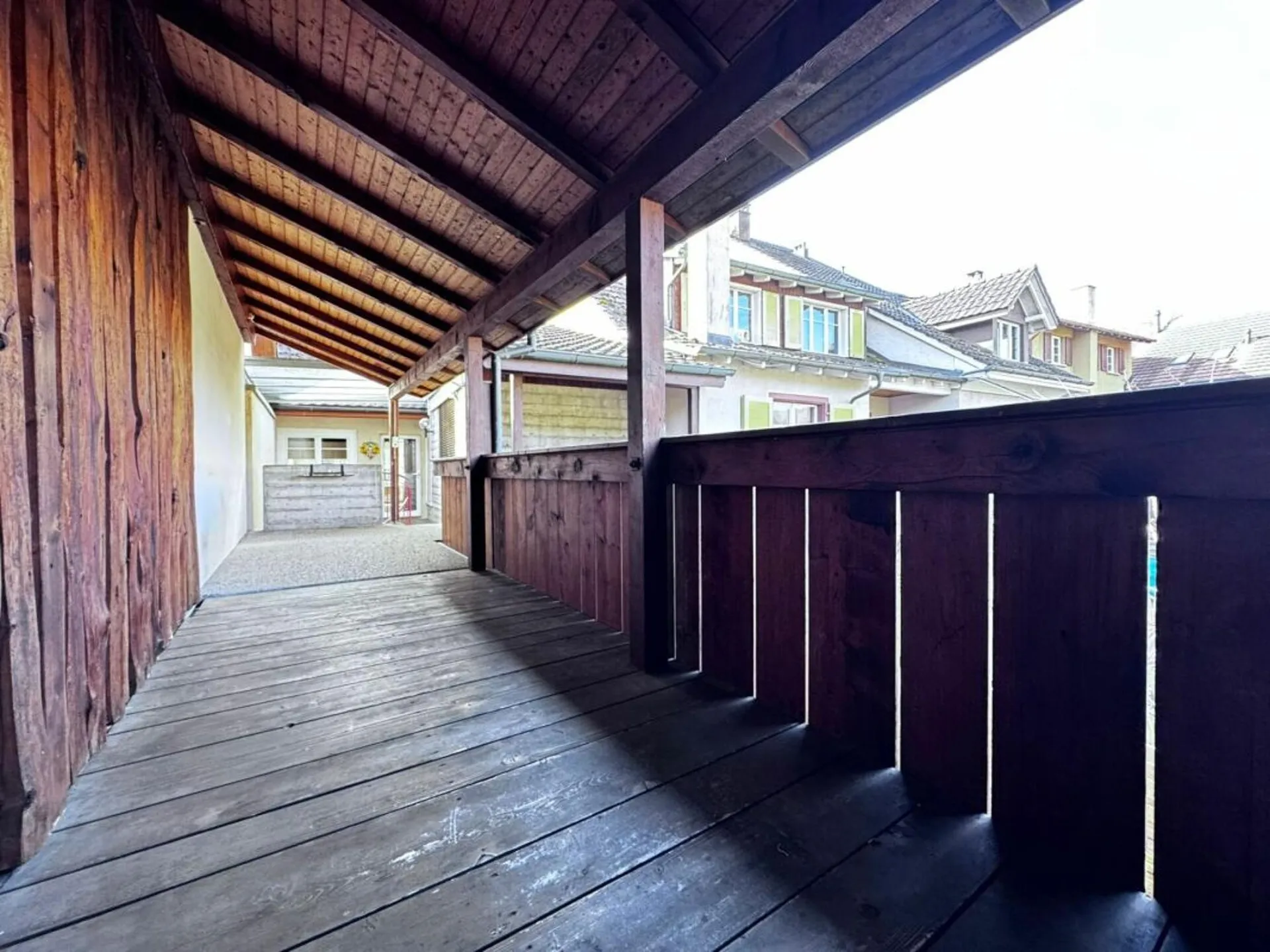 5.5-Zimmer-Wohnung mit Balkon und Gartenmitbenützung - einfacher Ausbaustandard