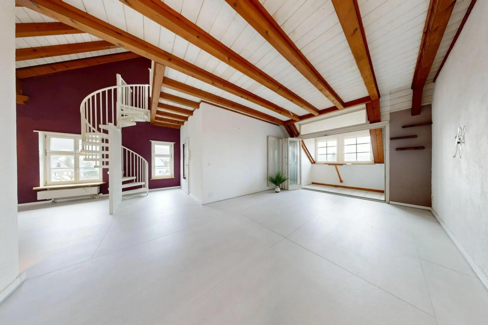 moderne 4.5-Zimmer-Maisonettewohnung mit Garten