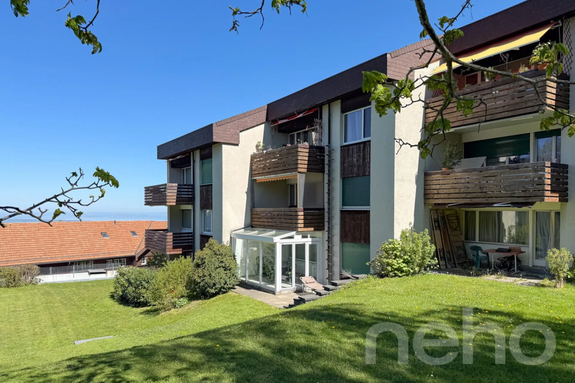 Gemütliche 3.5-Zimmer-Gartenwohnung mit Wintergarten in Speicher