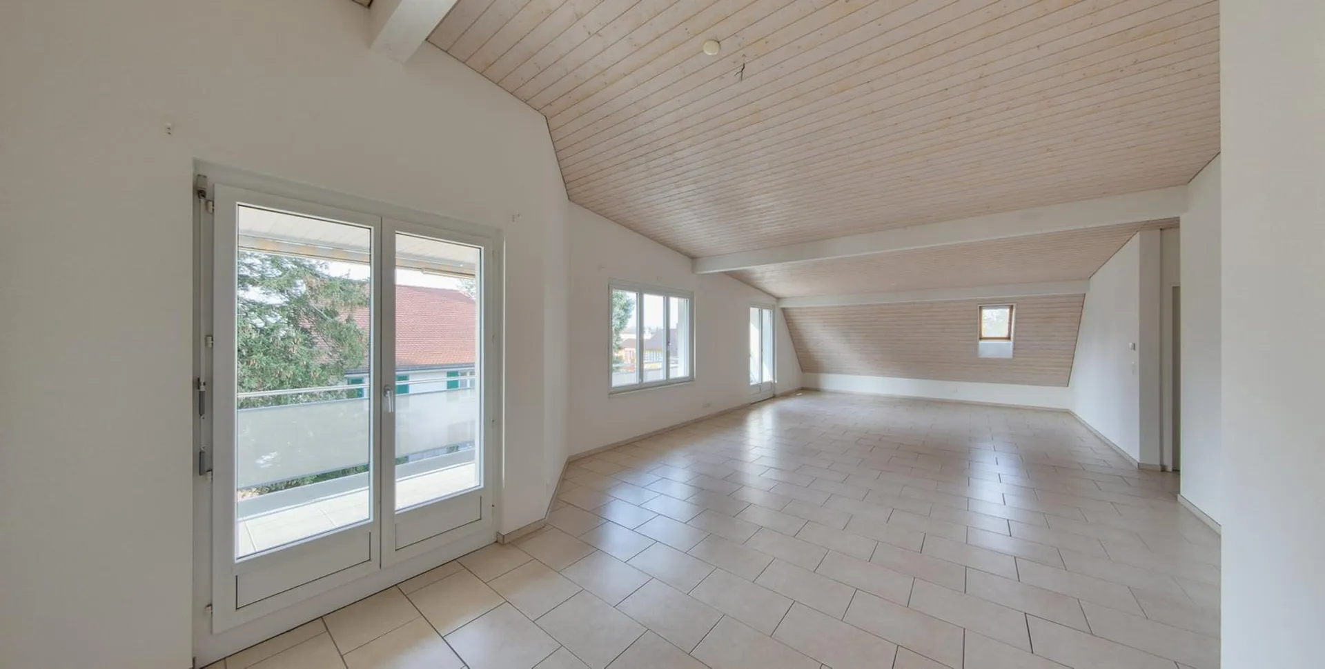 Aussergewöhnliche 5.5-Zimmerwohnung mit Weitblick in Aesch