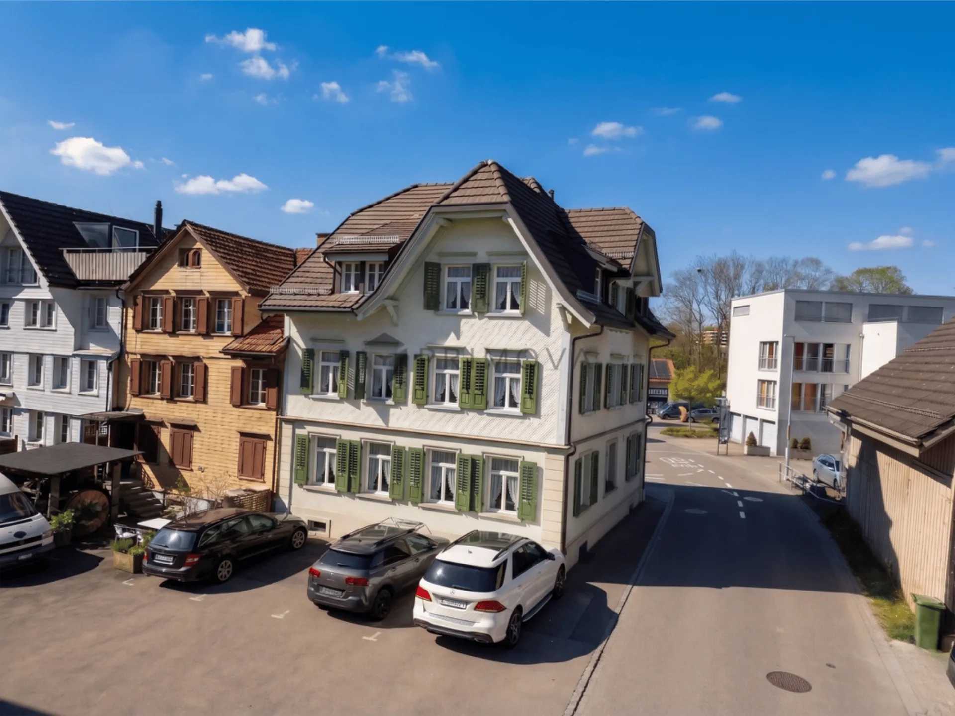 Charmantes Eckhaus mit zwei Wohneinheiten - vielseitig nutzbar mit attraktiver Perspektive