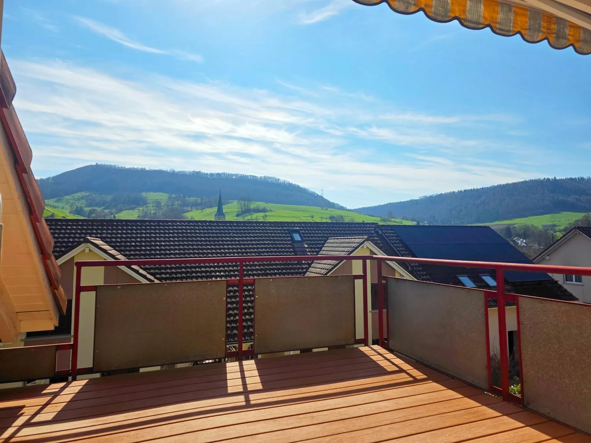 Charmante Wohnung mit Balkon ins Grüne – ruhig & naturnah