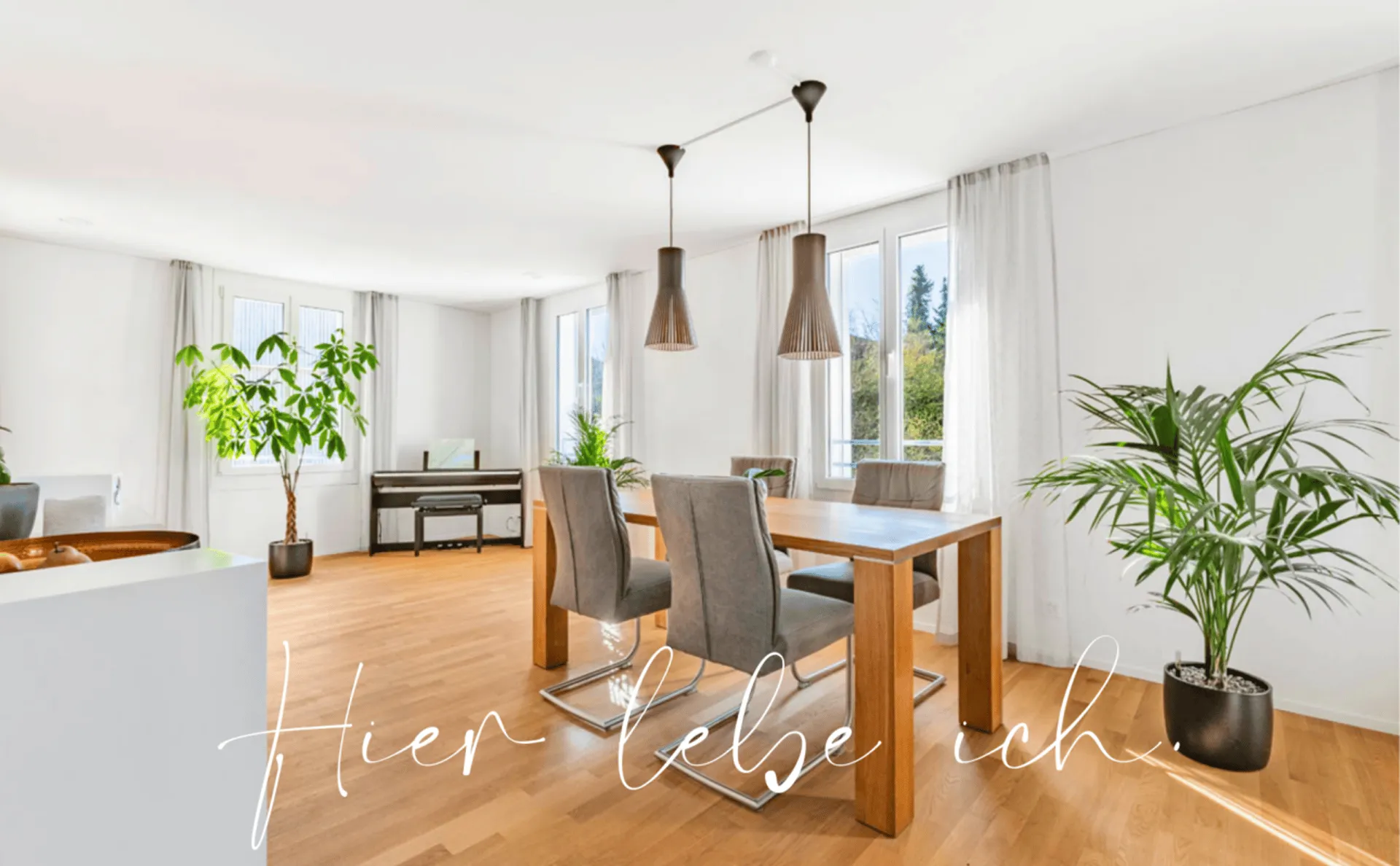 Stilvolle und hochwertige Maisonettewohnung mit grosser Galerie, Balkon und ruhigem Wohnambiente