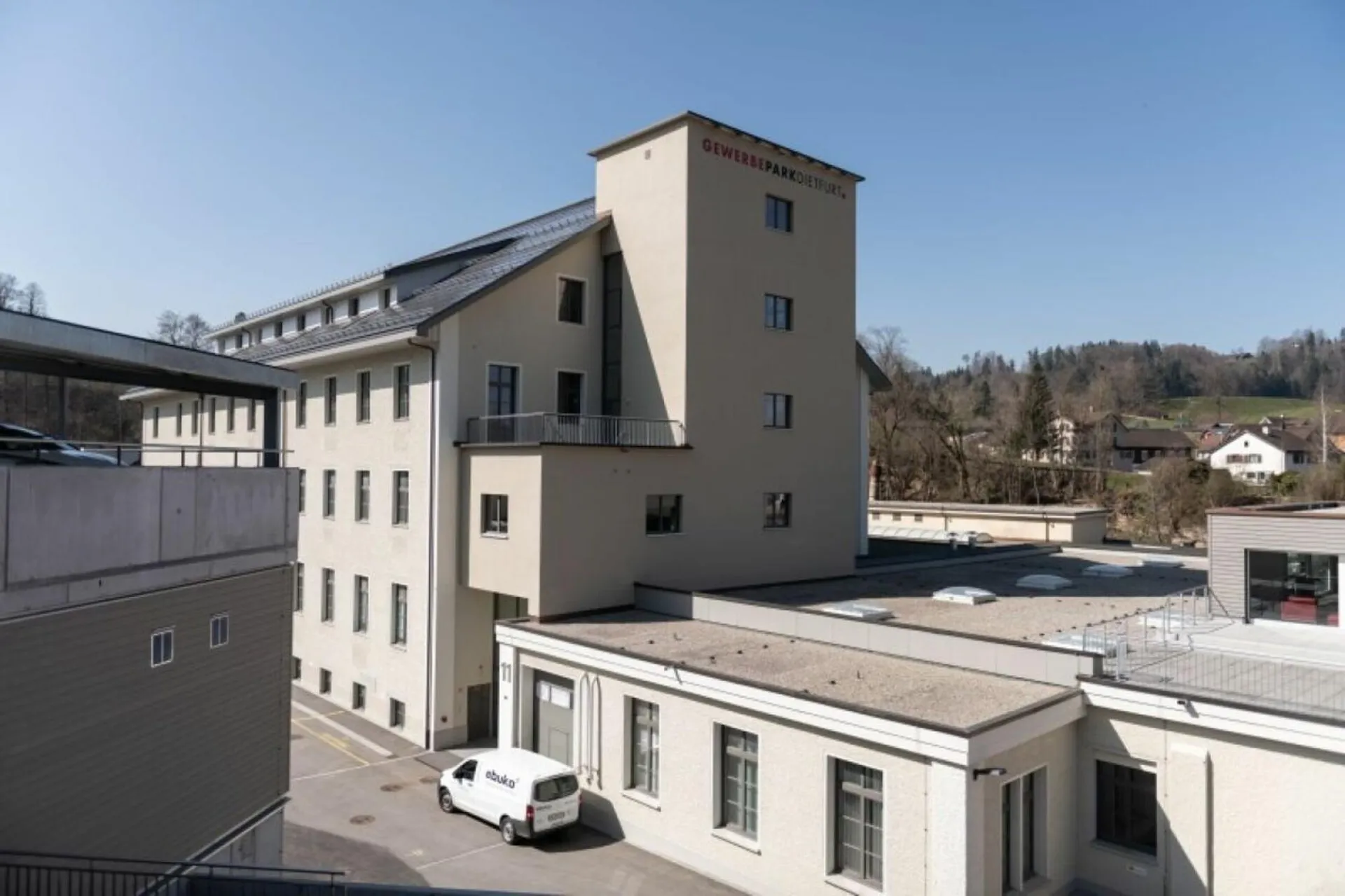 30m2 Flexibles Lager in modernem Gewerbehaus