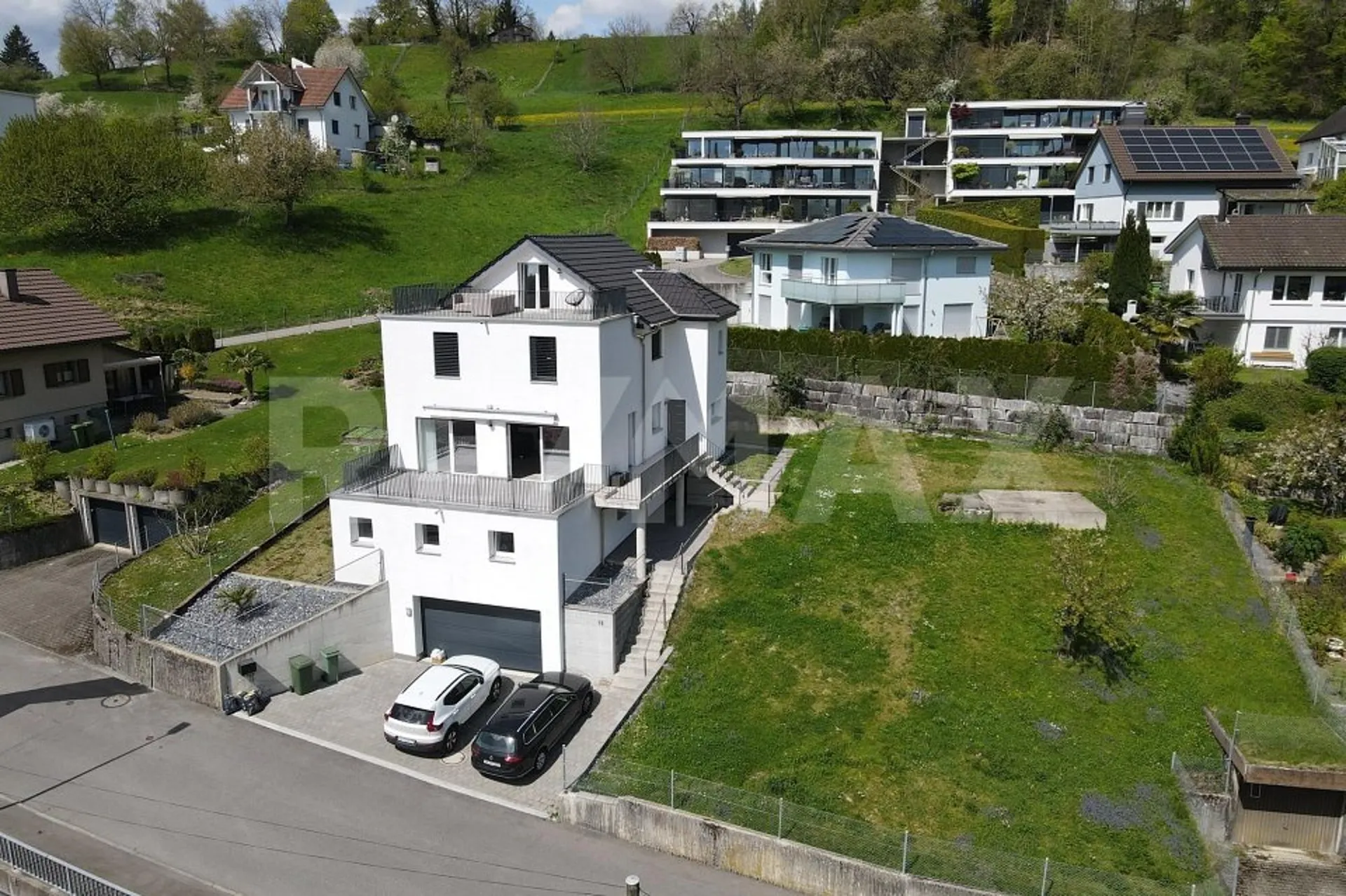 Modernes Traumhaus an Hanglage mit Fernsicht