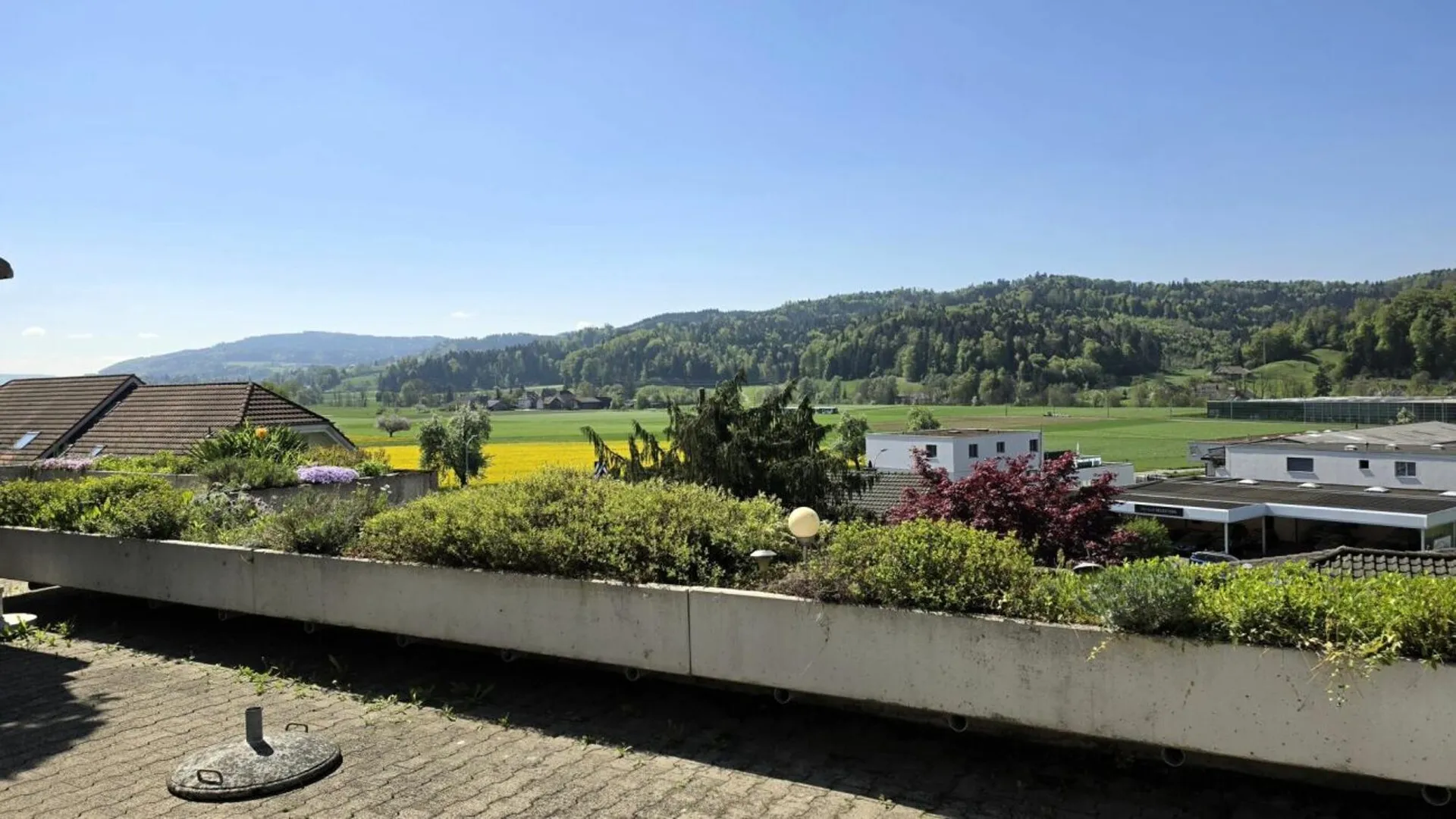 Terrassenwohnung an sonniger, ruhiger Lage und wunderbarer Aussicht