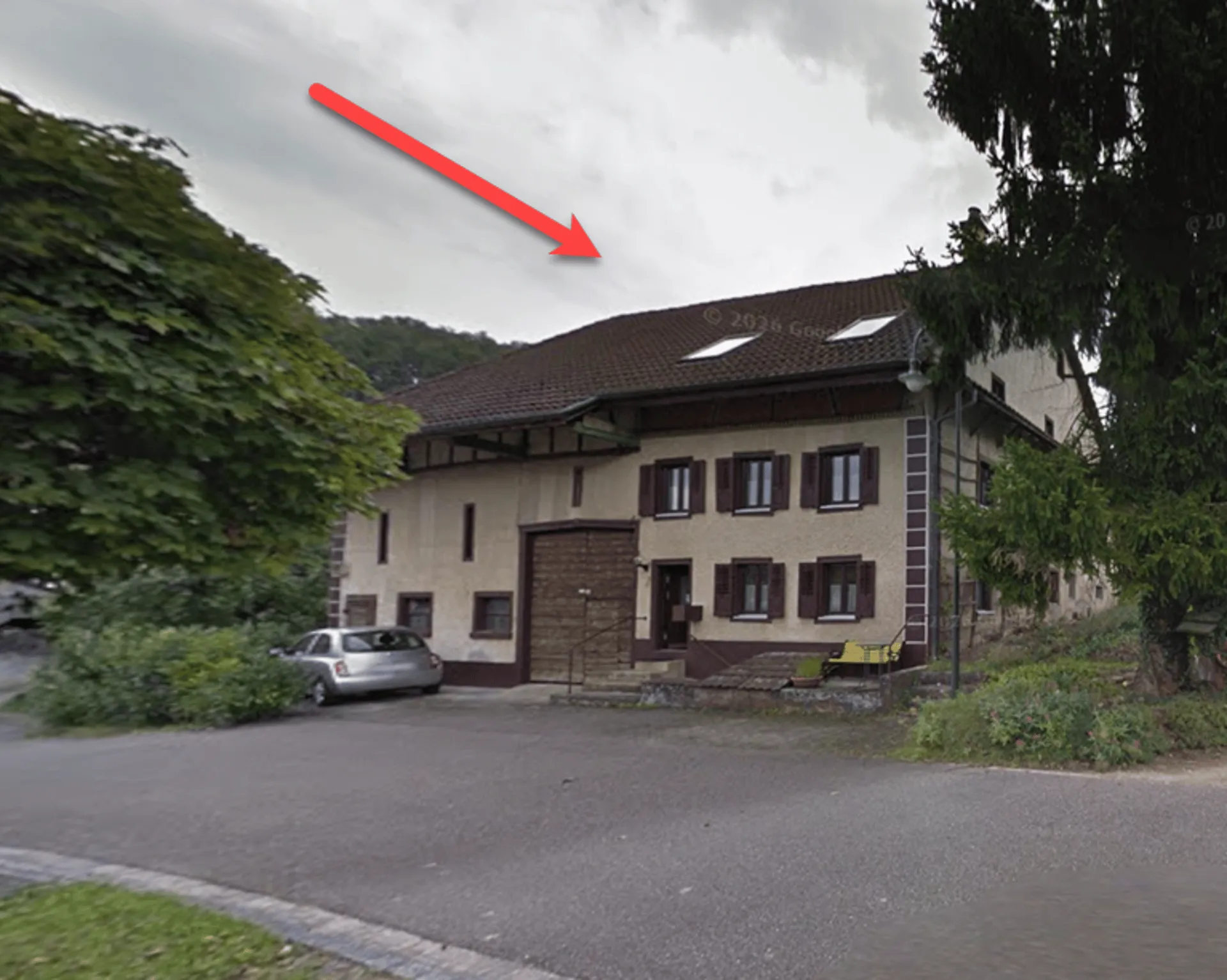 Hellikon: Grosses Bauernhaus mit schöner Gartenanlage